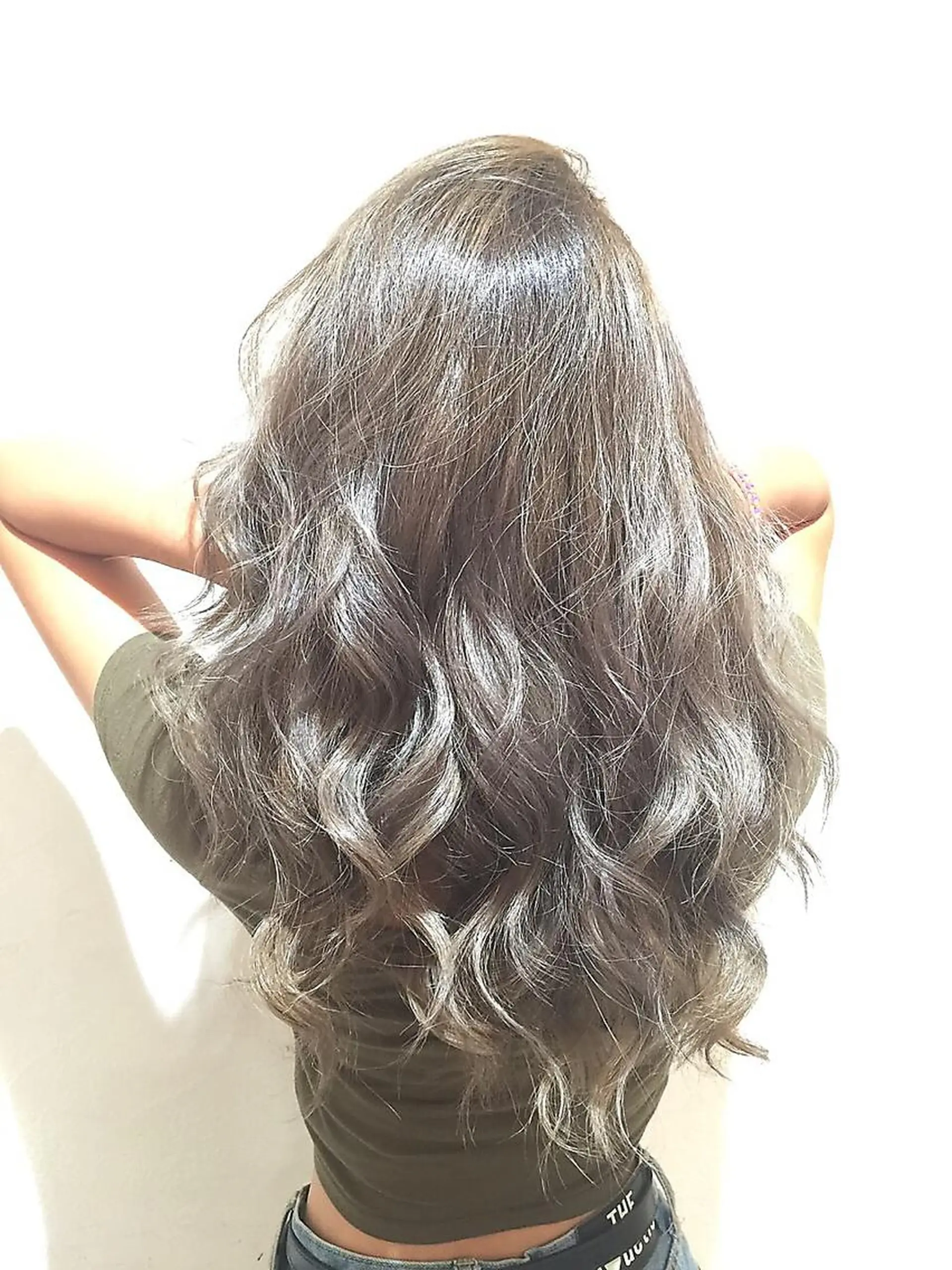 ロング カラー パーマ ヘアアレンジ アッシュ ブリーチ 透明感カラー シルバー 外国人風カラー RecheRche【池袋】所属・👑指名率No.1 👑坂口飛翔のヘアスタイル