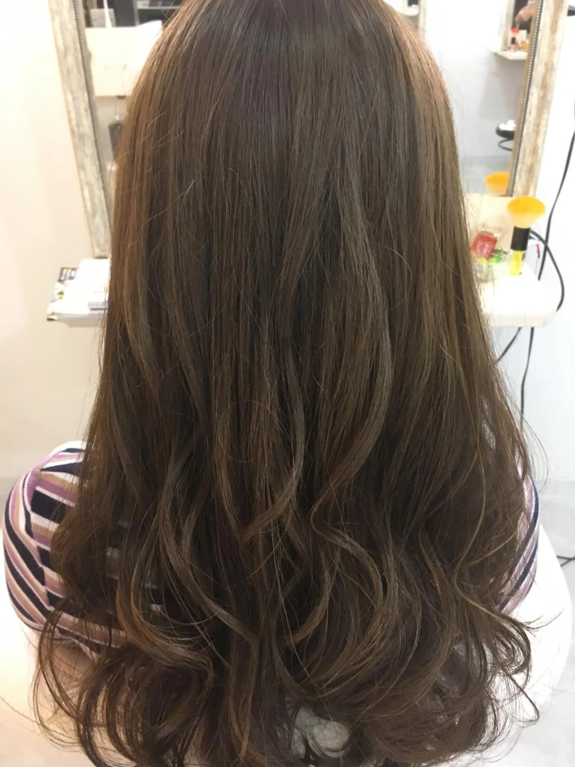 セミロング ロング カラー ハイライトカラー 3Dハイライト ハイライト 髪質改善 中川　翔のヘアスタイル