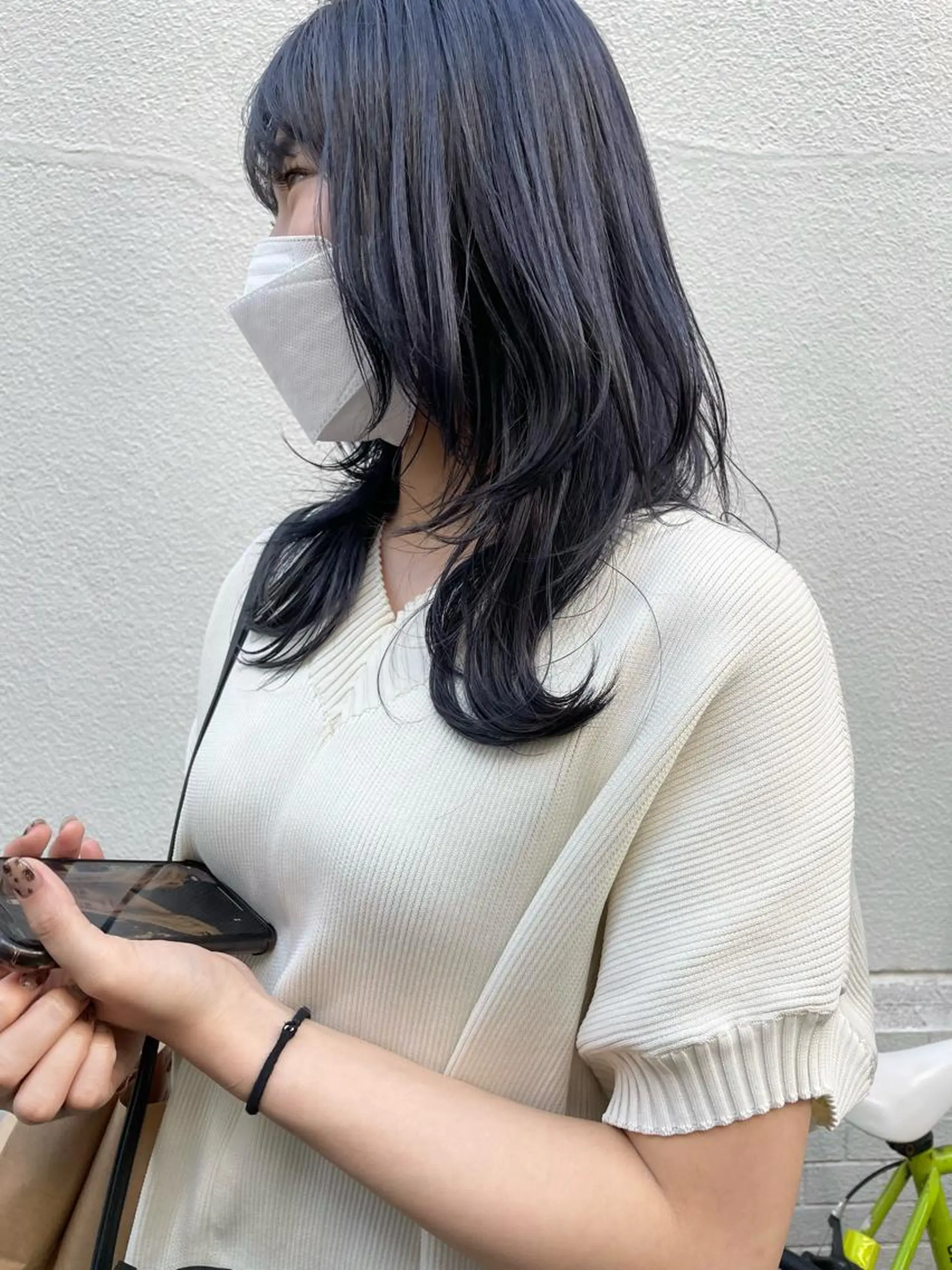 セミロング カラー オカモト ミユウのヘアスタイル