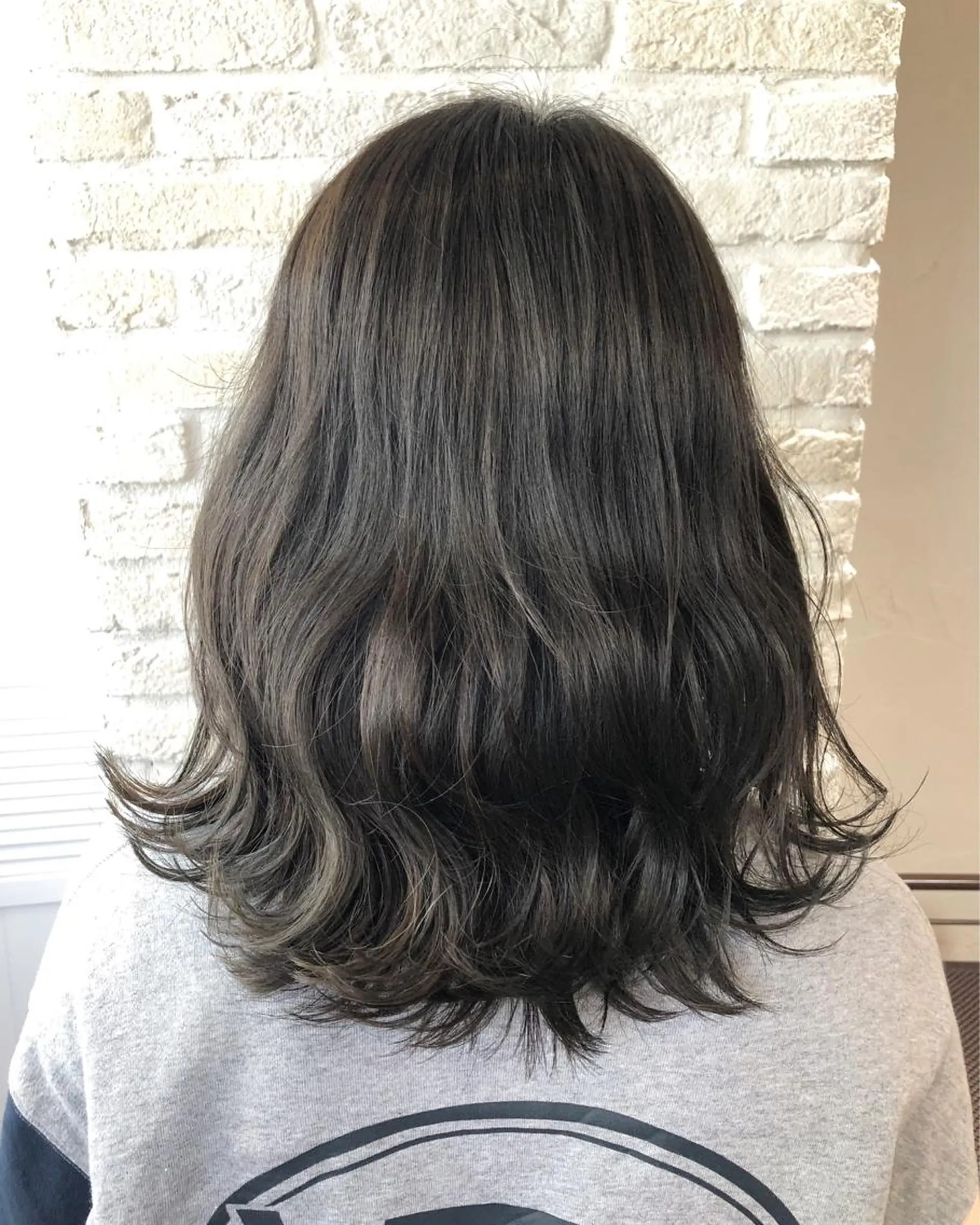 ミディアム カラー パーマ ヘアアレンジ グレージュ ヘアカラー 遠藤 拓馬のヘアスタイル