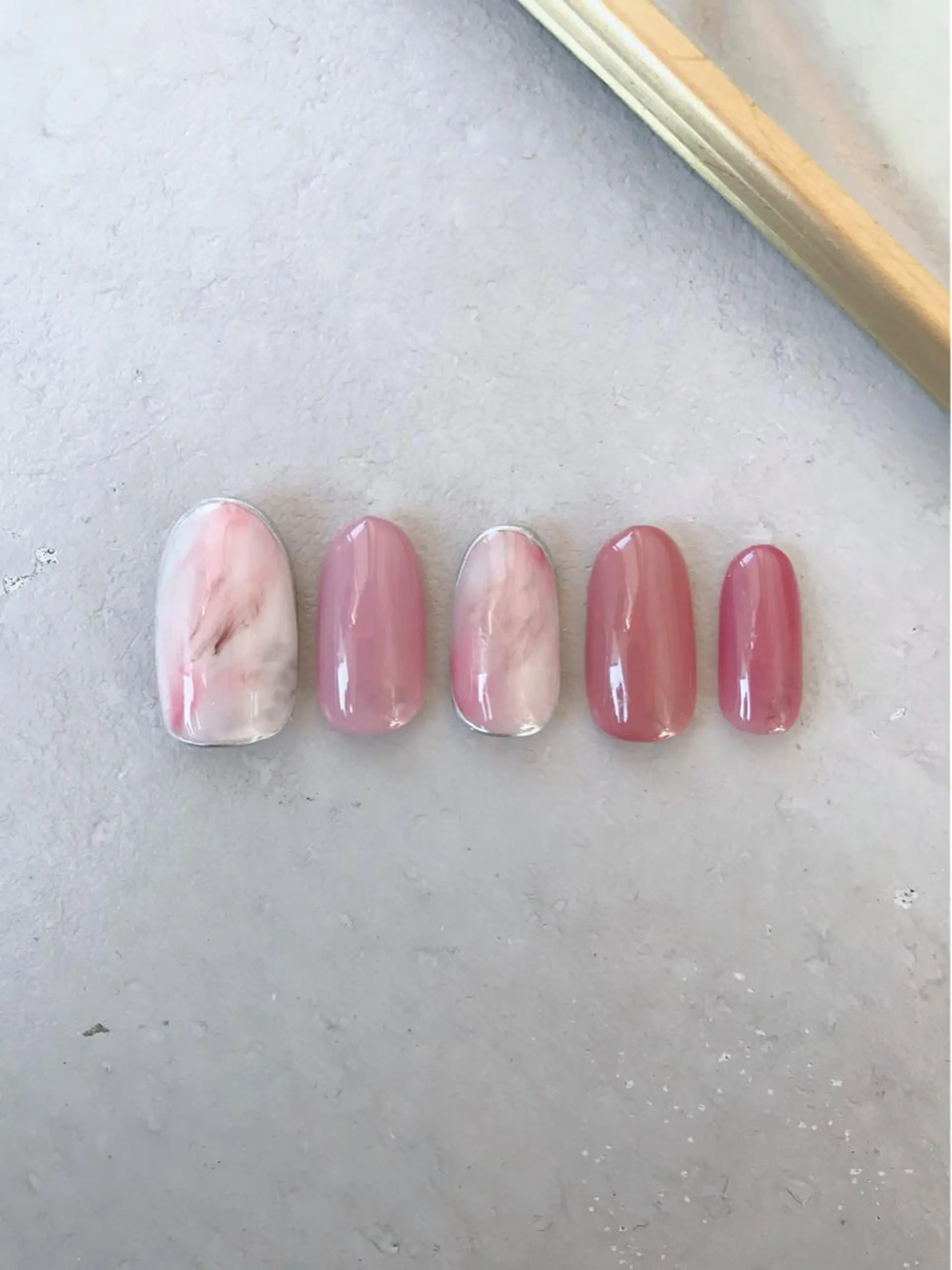 ネイル アートネイル グラデーション ニュアンスネイル ハンドネイル ハンドケア Baden Nail ﾊﾞ-ﾃﾞﾝ ﾈｲﾙのネイルデザイン