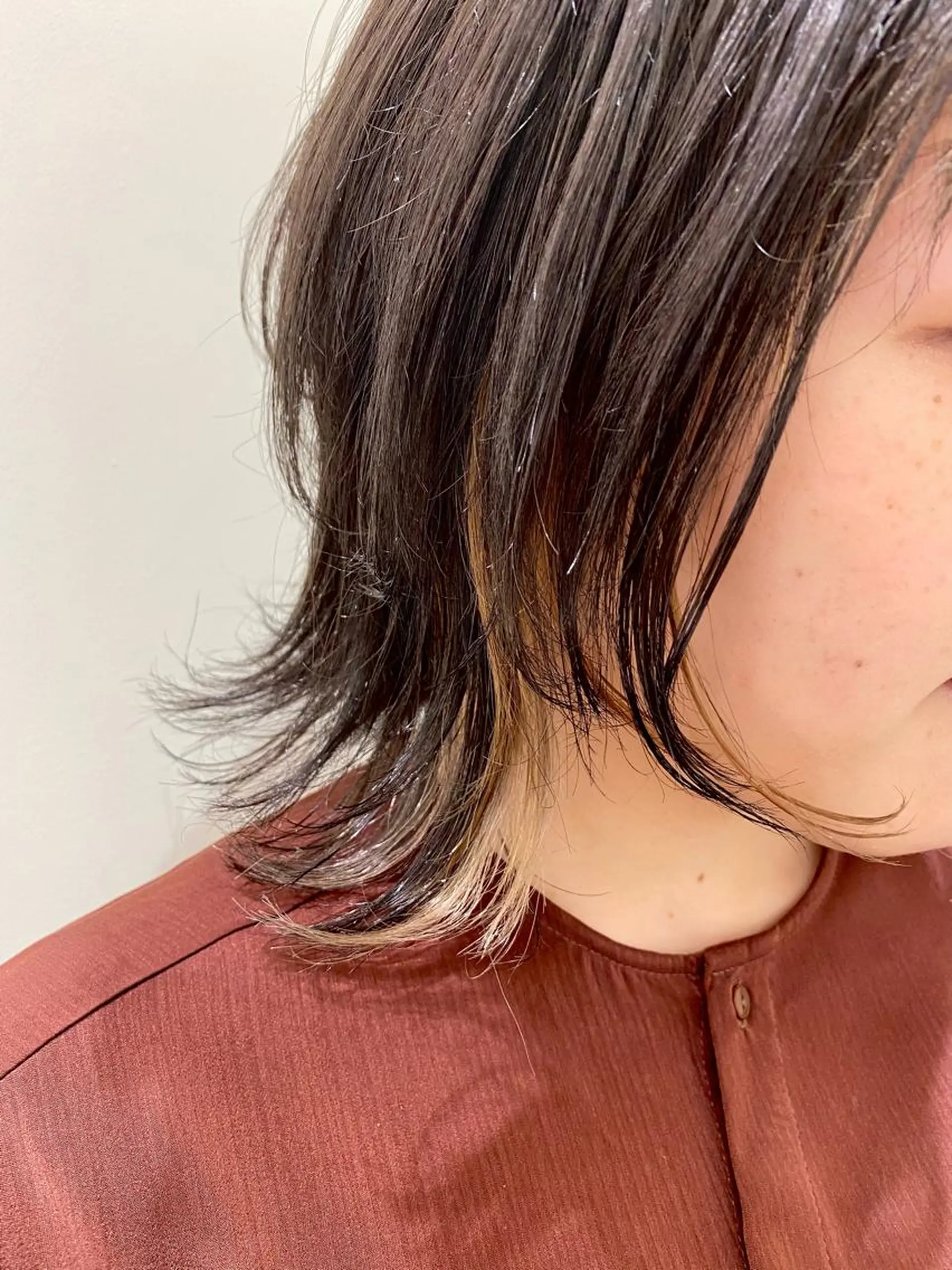 ミディアム カラー 細めハイライト🩶 ボブ/レイヤーカットのヘアスタイル