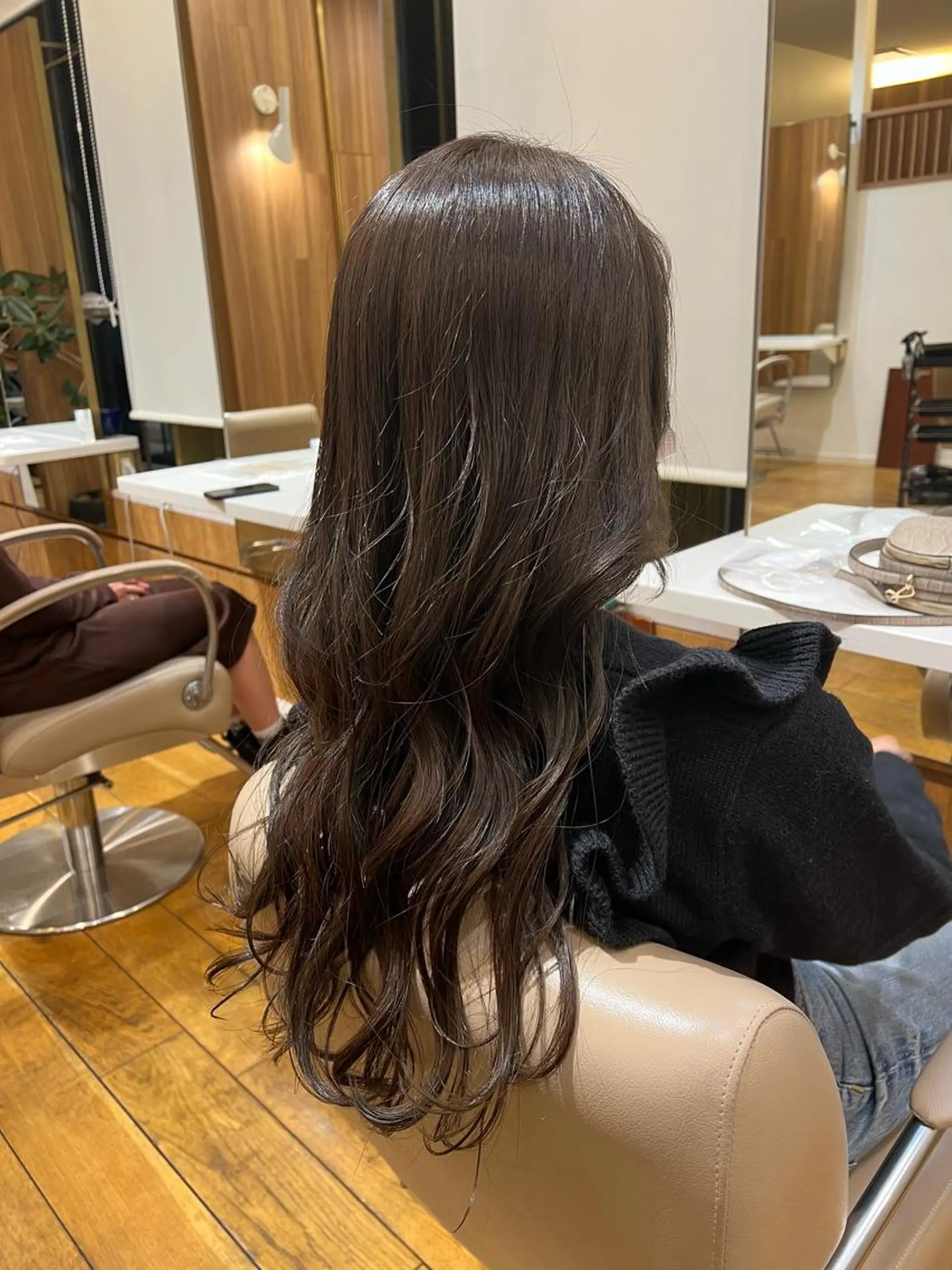 ロング カラー カワハラ ヒナコのヘアスタイル
