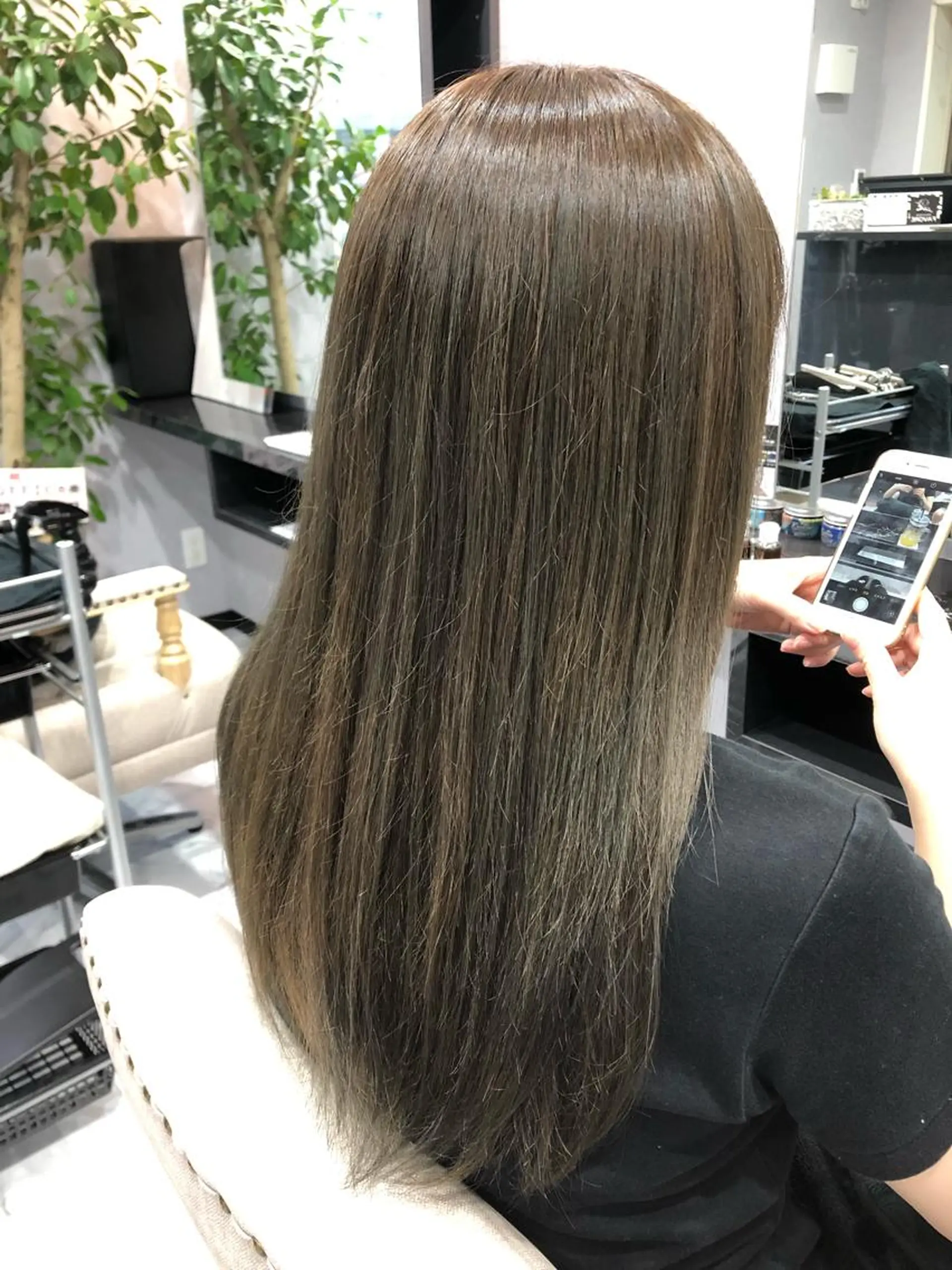 セミロング カット 縮毛矯正 FAVORE 【ファヴォーレ】のヘアスタイル