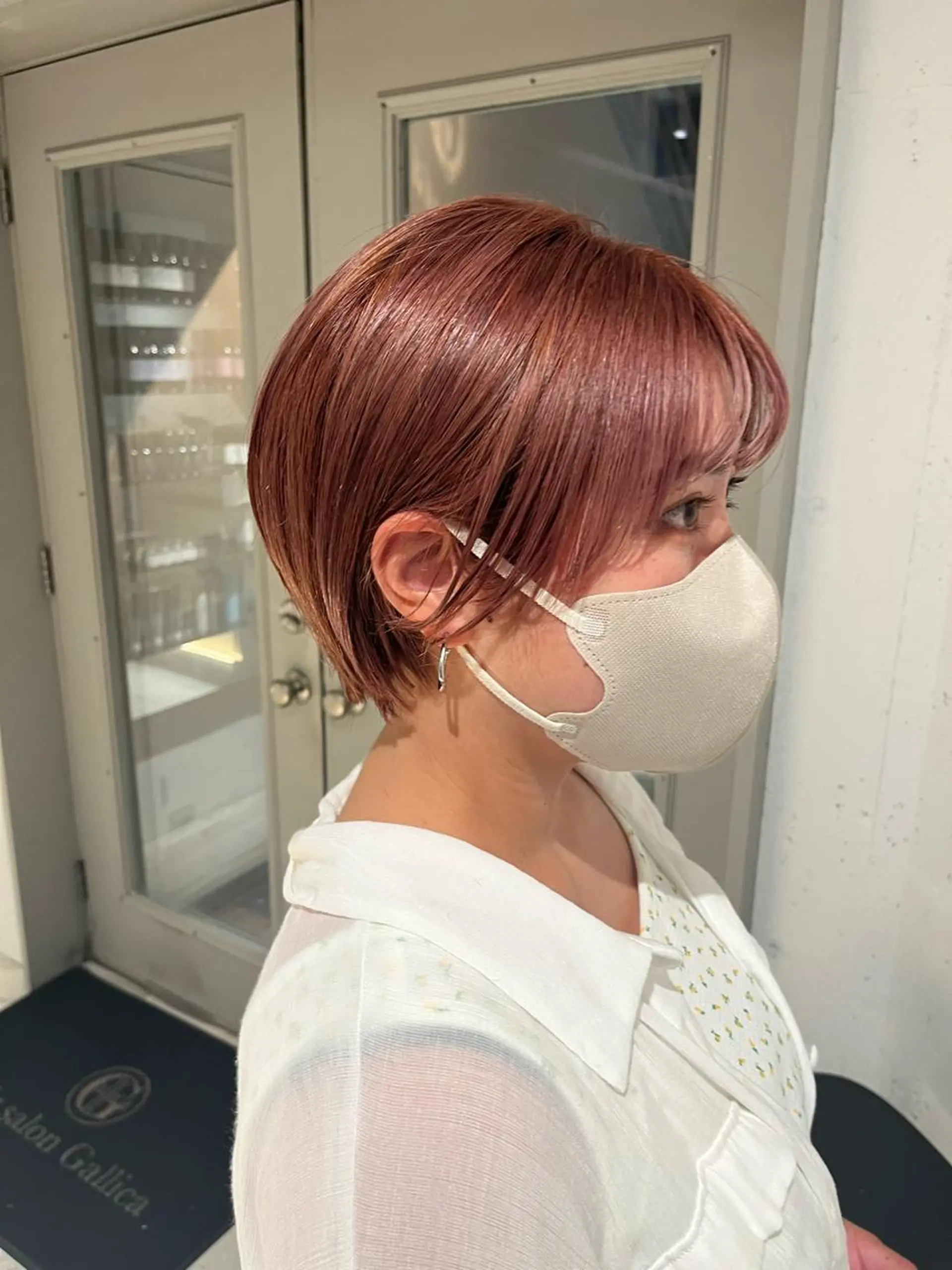 ショート カラー ハンサムショート ベージュカラー ハイトーンカラー ラベンダーカラー オレンジ カット ヘアカラー トリートメント ヘッドスパ ヘアセット カジュアルを女っぽく 𝗮𝘆𝗮𝗰𝗼のヘアスタイル