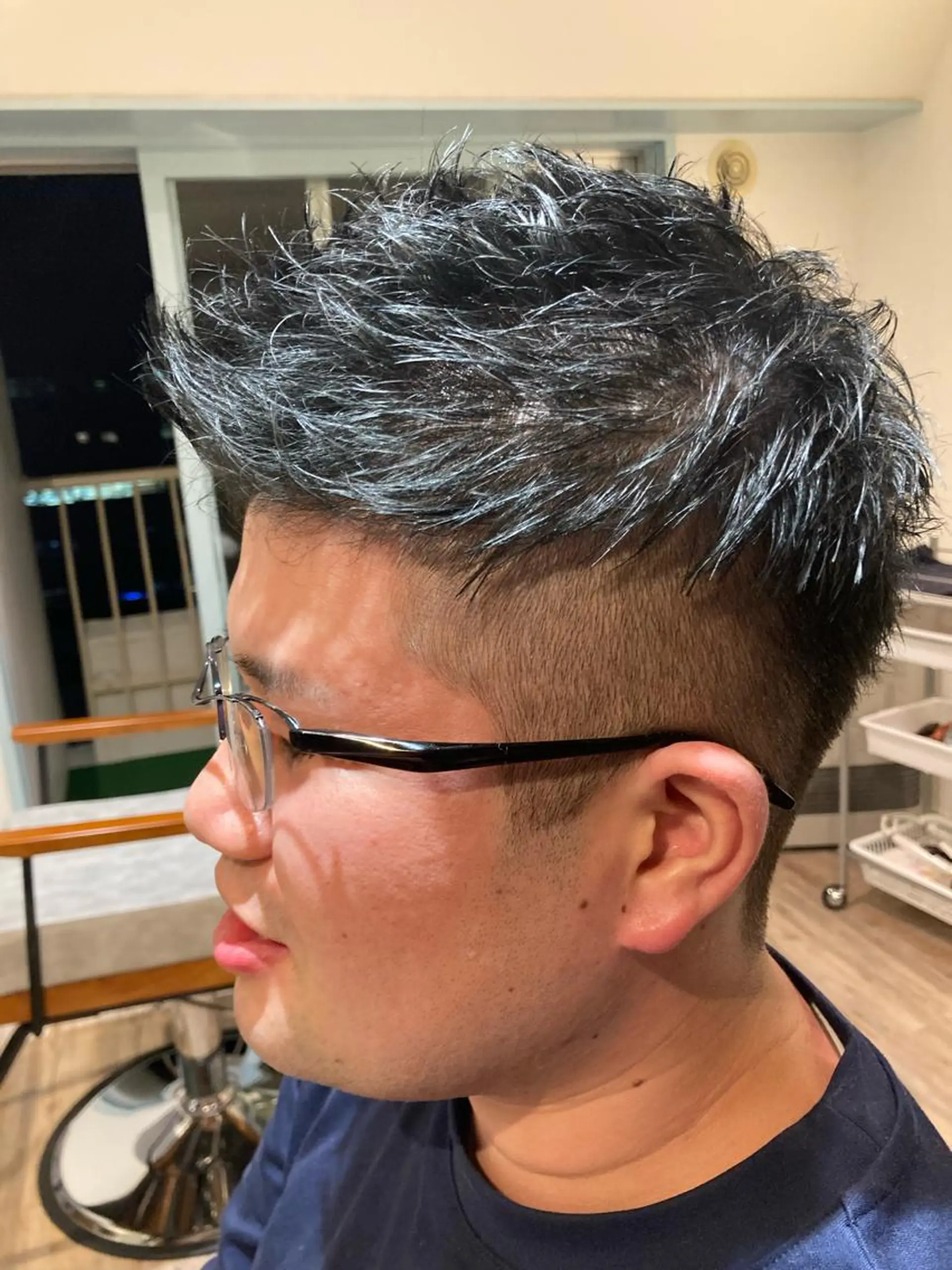 ショート カラー メンズ ブルーカラー ショートヘア カット ヘアカラー To-kai所属・内村 純也のヘアスタイル