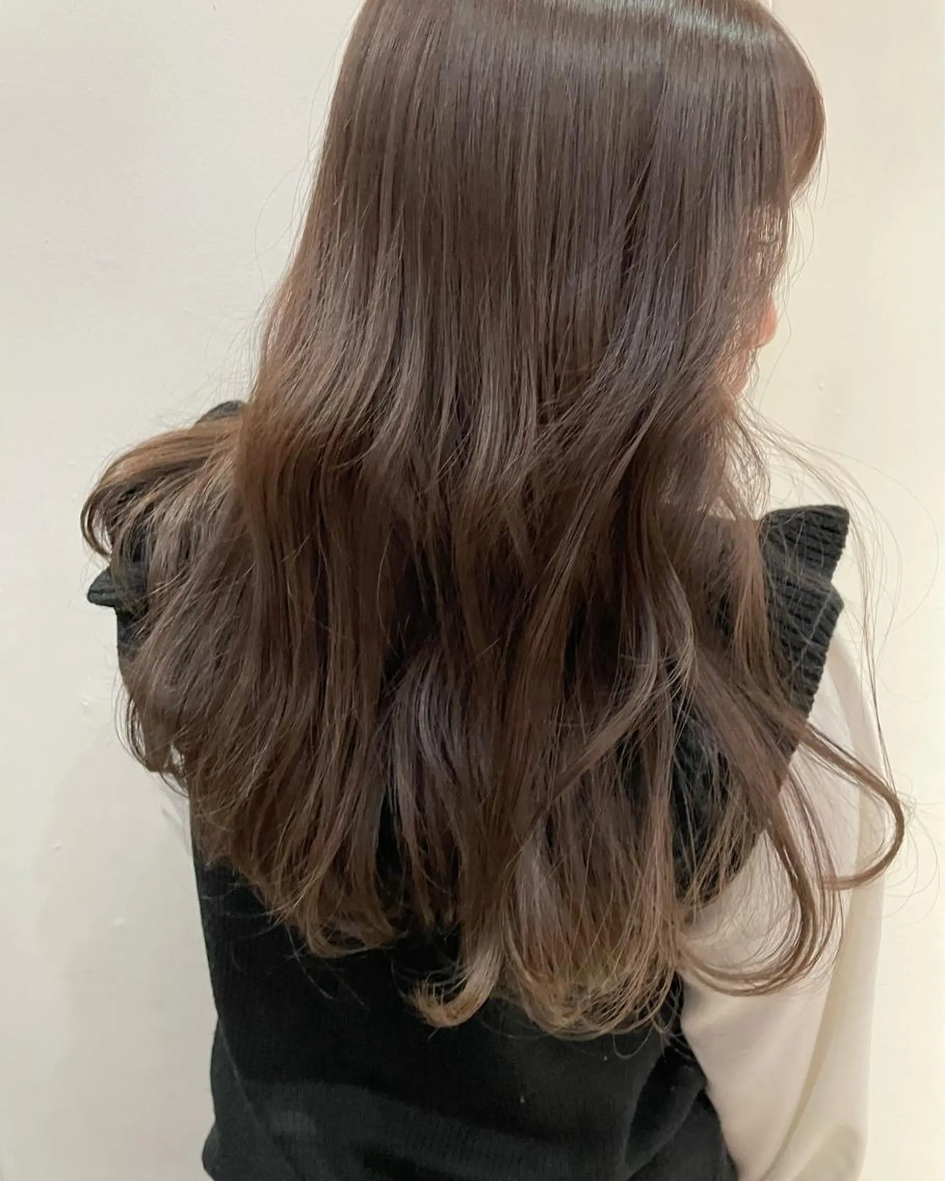 セミロング カラー 似合わせ｜レイヤー 🪩yurikaのヘアスタイル