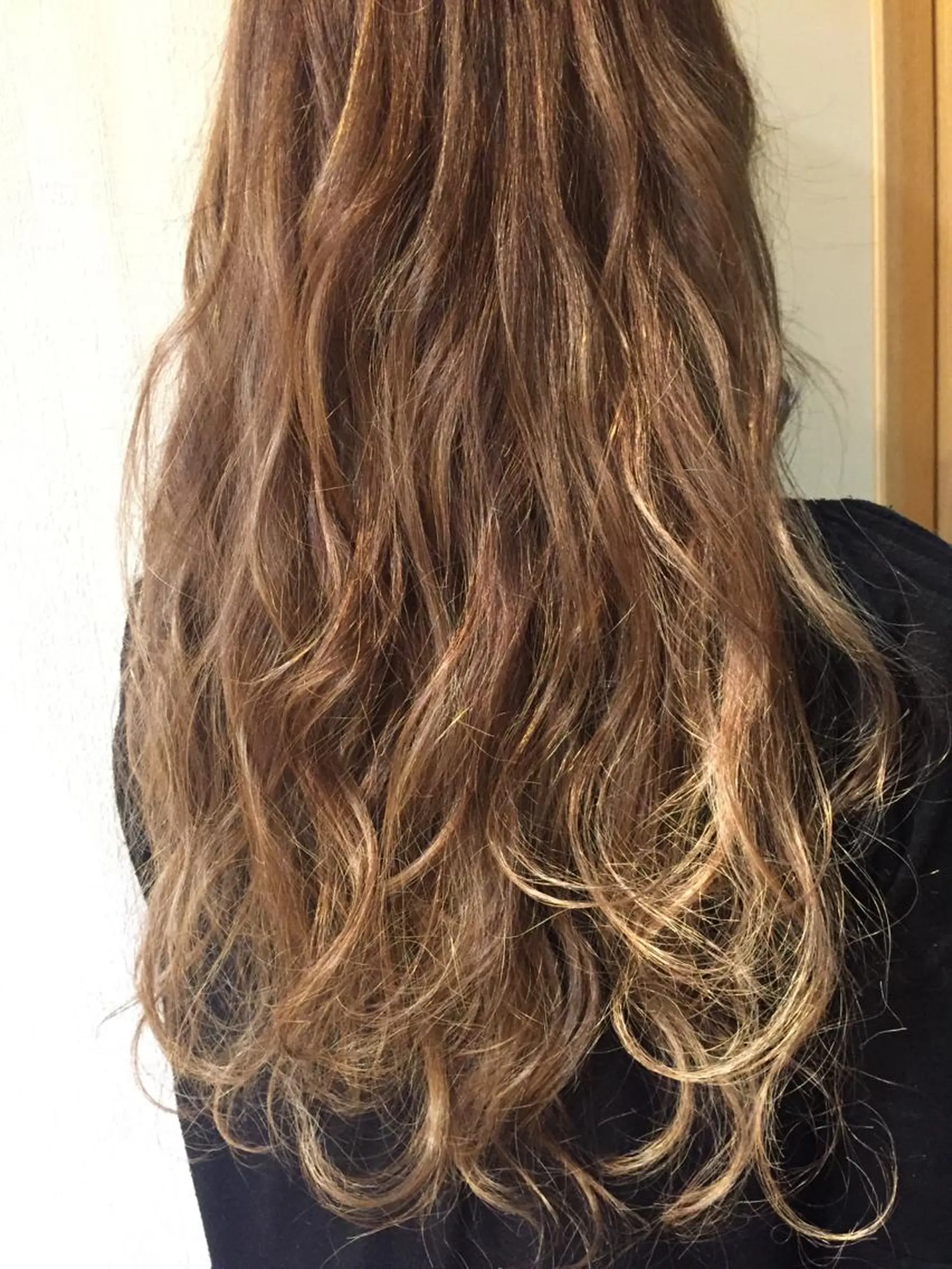 ロング カラー ハイライトカラー 外国人風カラー ハイライト 加藤 綾華のヘアスタイル