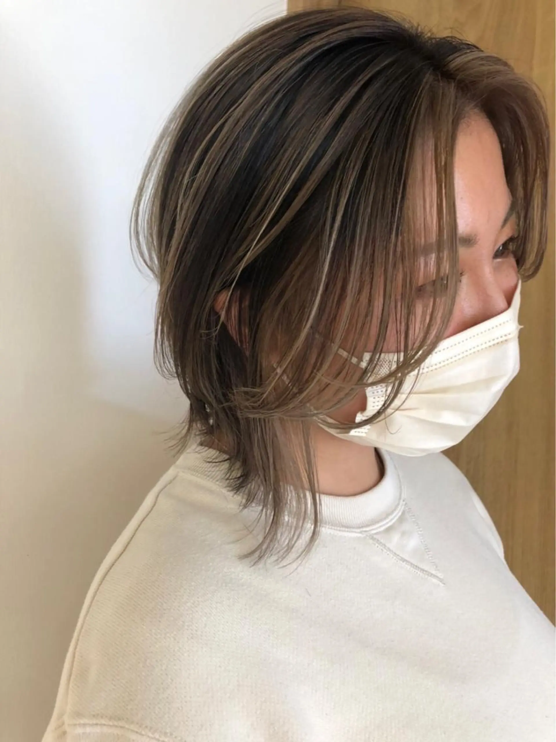 ミディアム カラー バレイヤージュ ミストバング ブリーチ  フェイスフレーミング レイヤーカット クリスタルマジック hair &　eyeのヘアスタイル