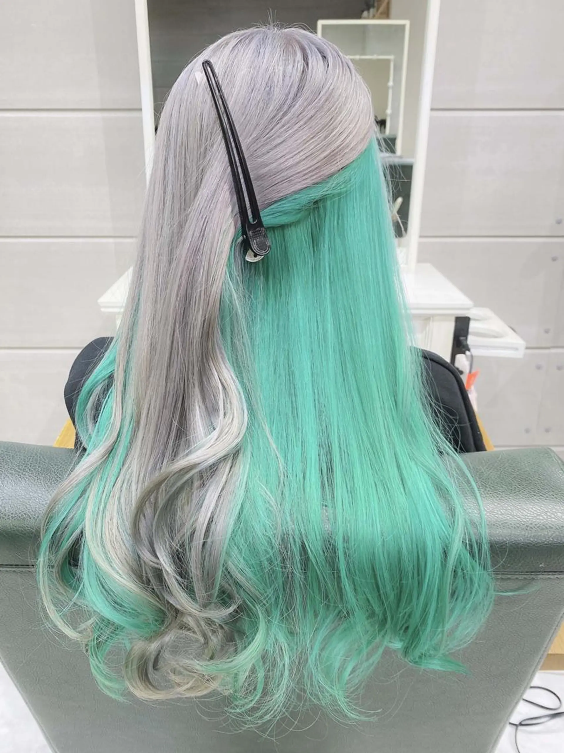 ロング カラー ヘアアレンジ ブリーチ ケアブリーチ 透明感カラー デザインカラー ハイトーンカラー 𝐑𝐈𝐍𝐊𝐀 🐷🖤のヘアスタイル