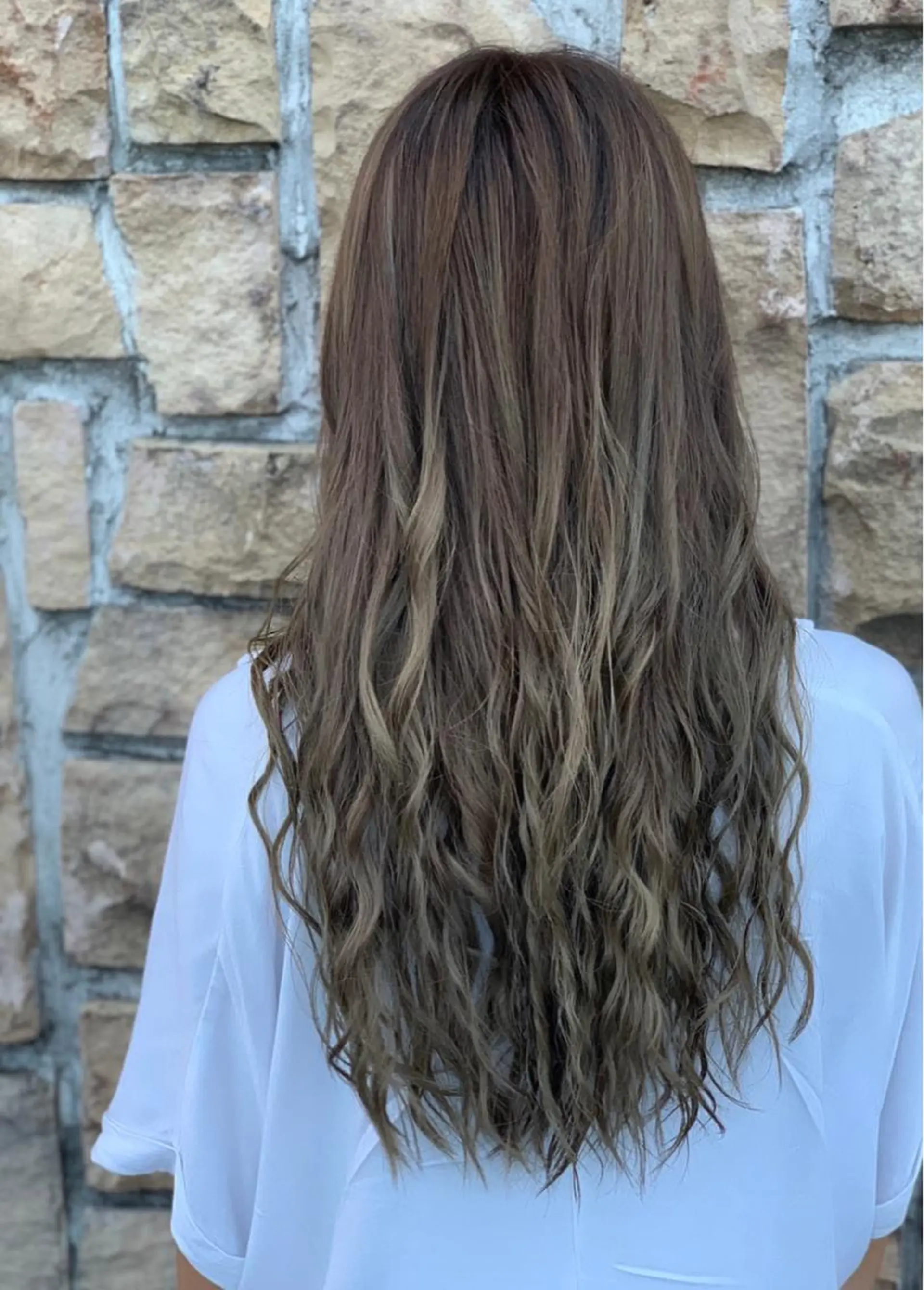 ミディアム カラーリスト菅澤 岳のヘアスタイル