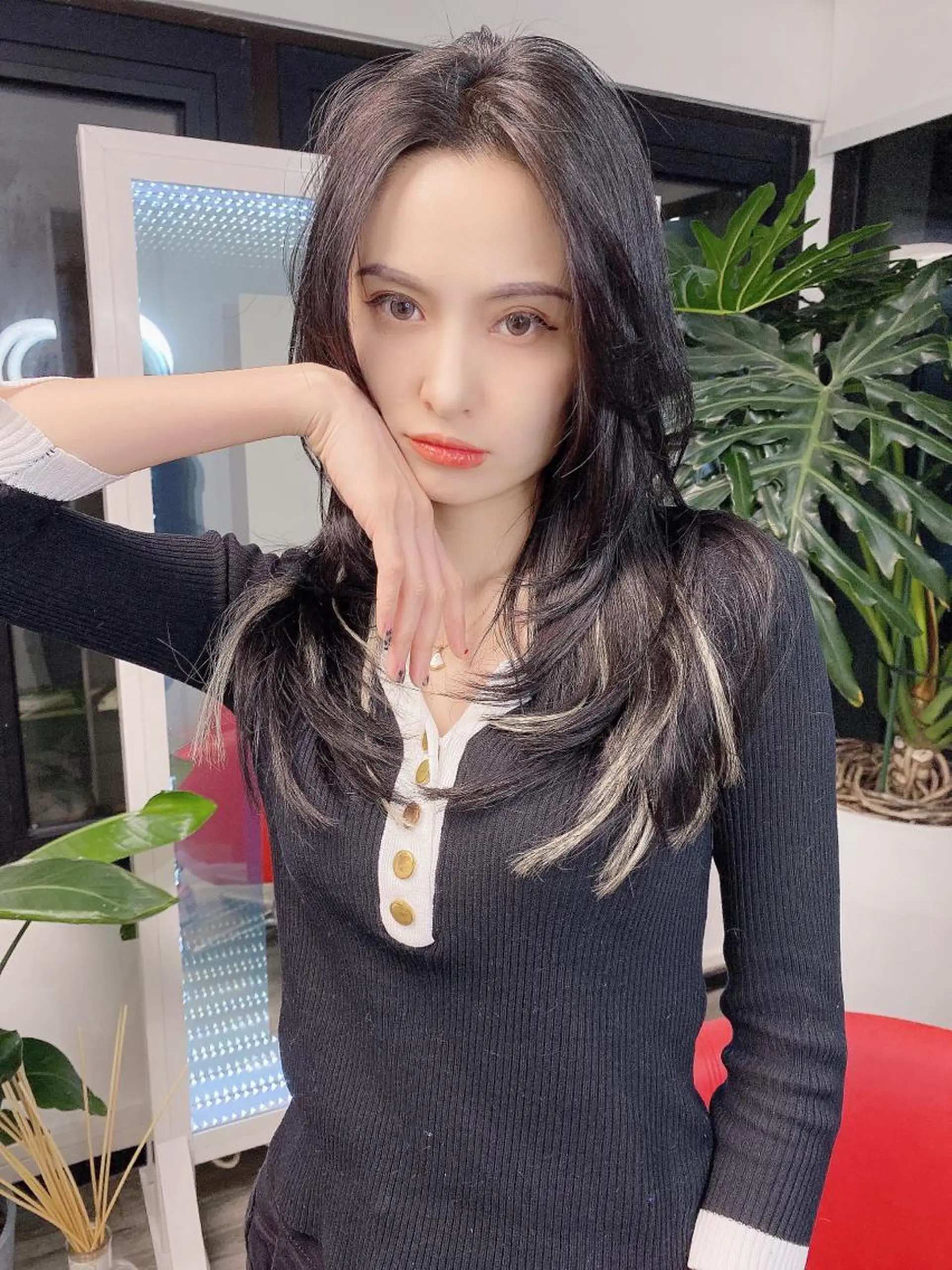 ロング カラー アディクシーカラー 黒髪 ブリーチ ブルーカラー ブルーブラック 🇨🇳ワンホンヘア 下田鉄也のヘアスタイル