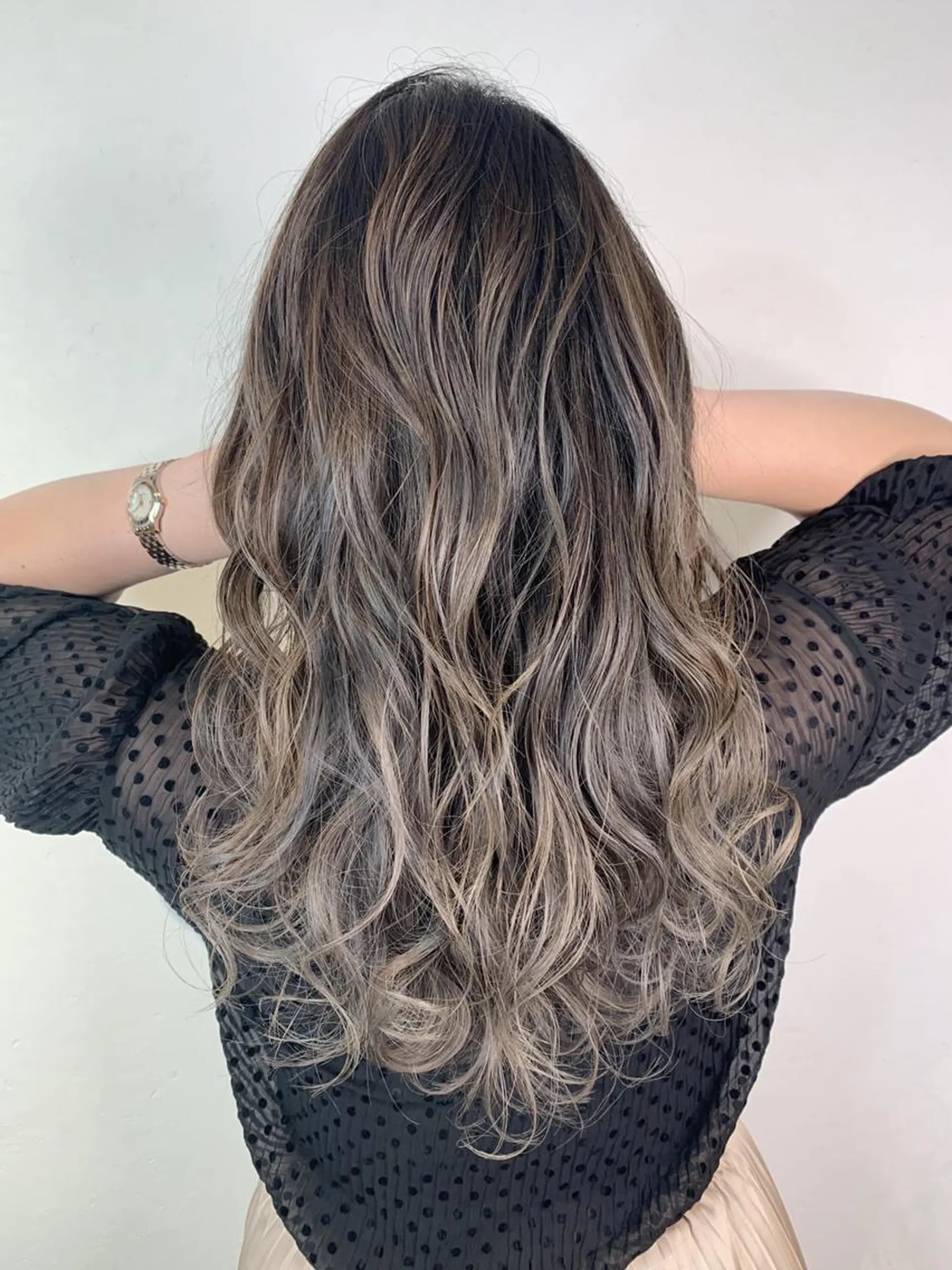 ロング アンダーバーホワイト 堺東店のヘアスタイル