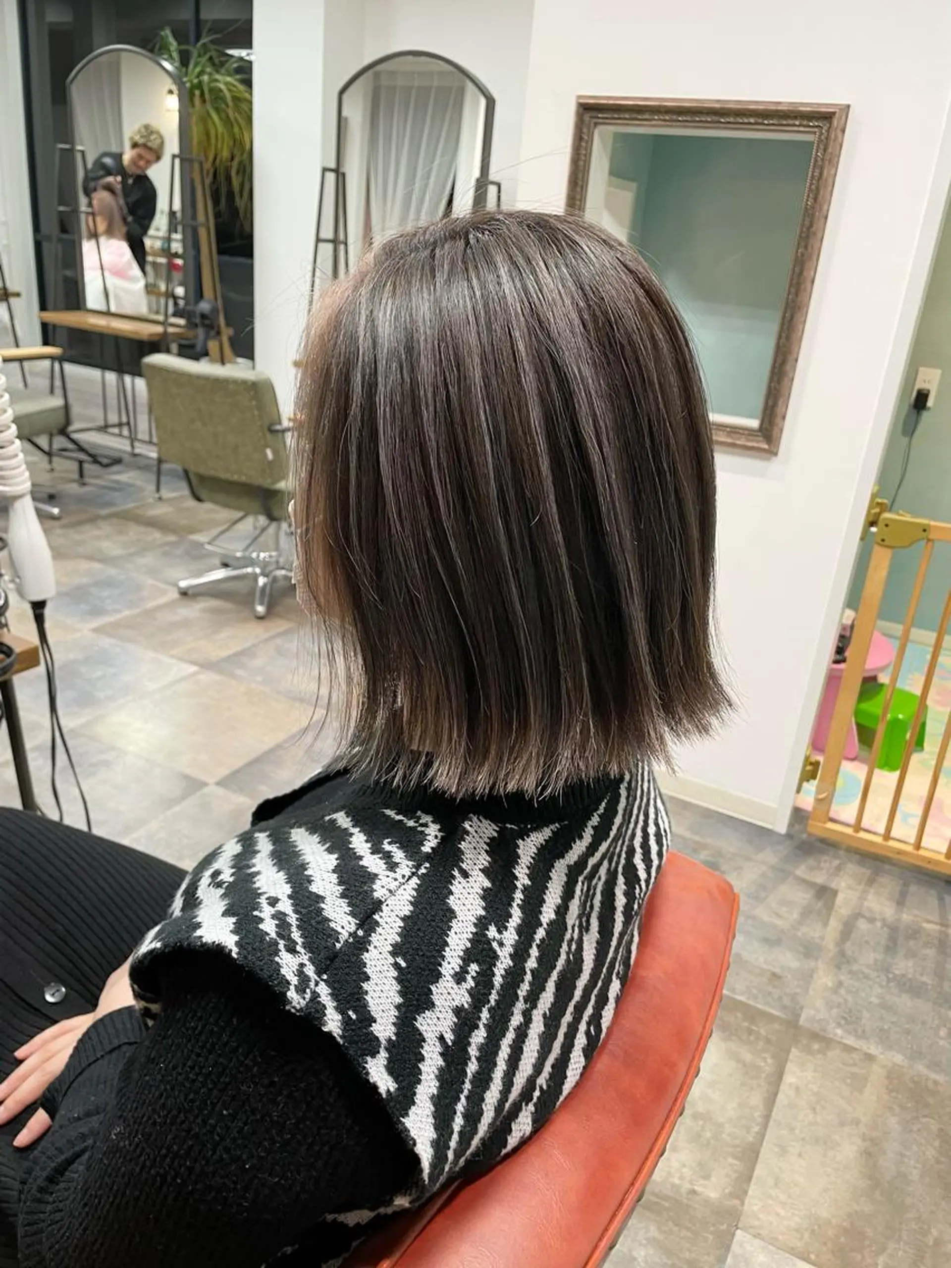 ミディアム カラー ~tie.hair salon所属・Ryoka🌼倉敷/ ハイトーン/レイヤーのヘアスタイル