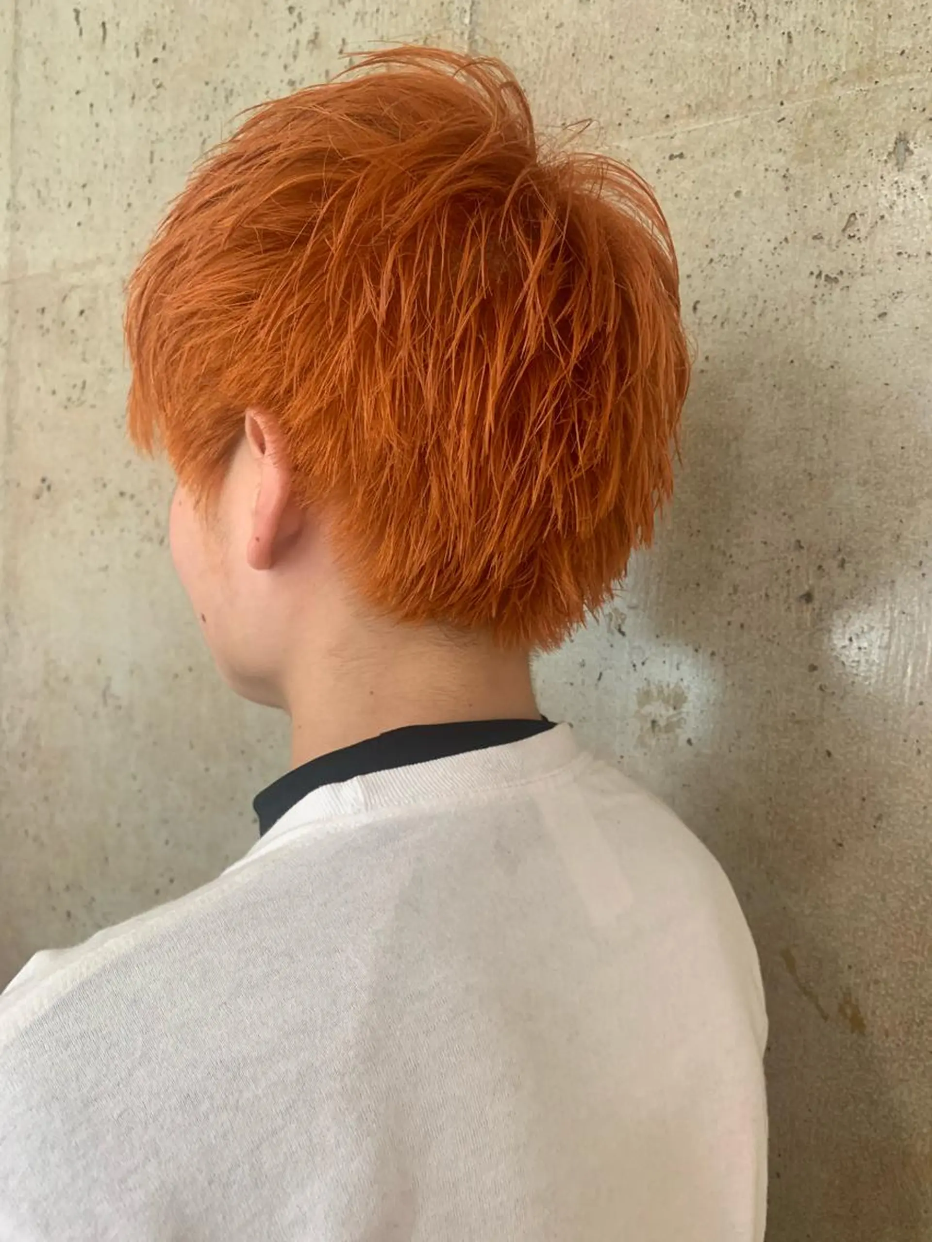 メンズ メンズブリーチ カット ヘアカラー トリートメント ヘッドスパ 近 紗理奈のヘアスタイル