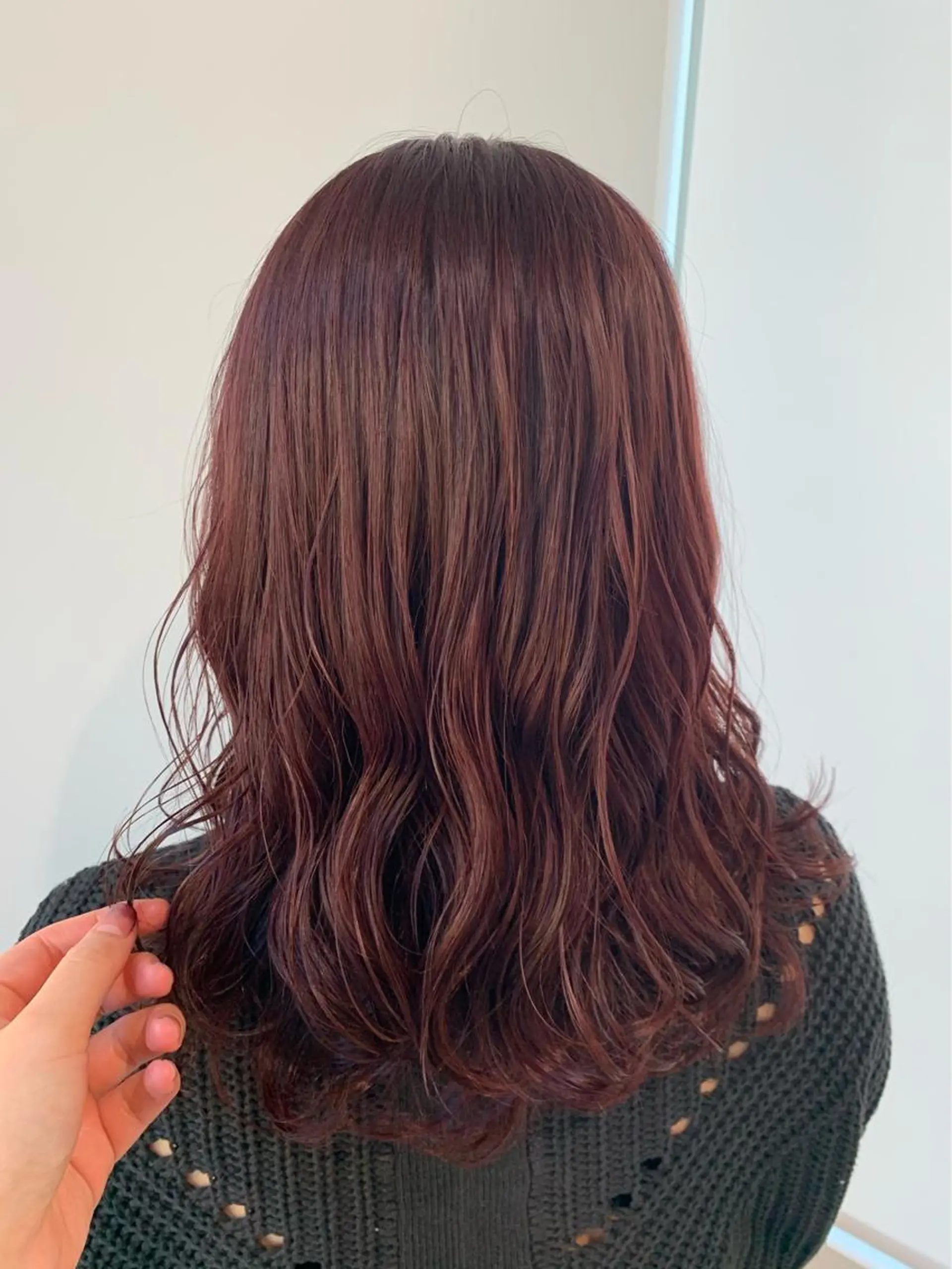 セミロング カラー 山内 愛可のヘアスタイル