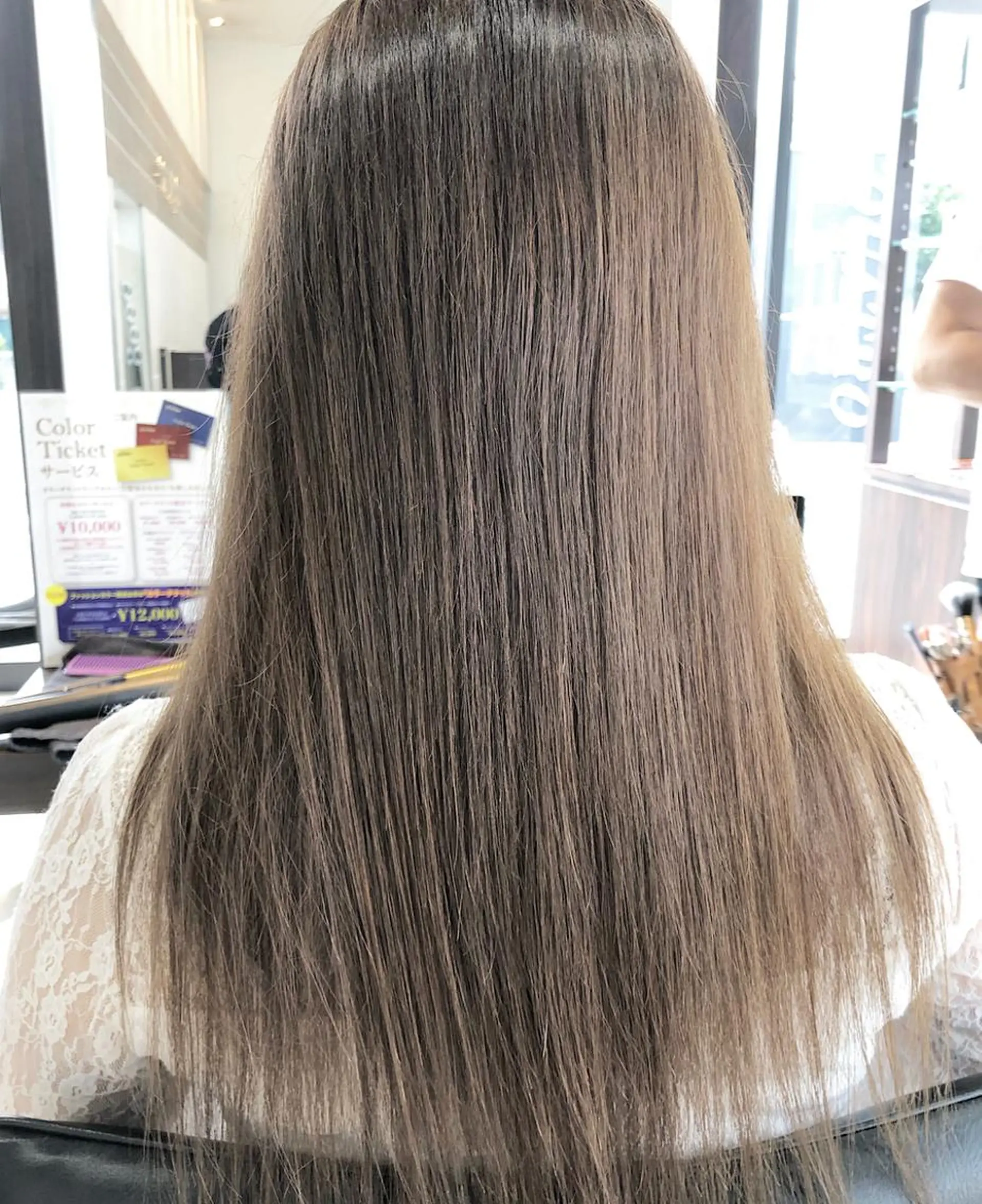 セミロング GISELAジゼラ所属・手塚 亮汰のヘアスタイル