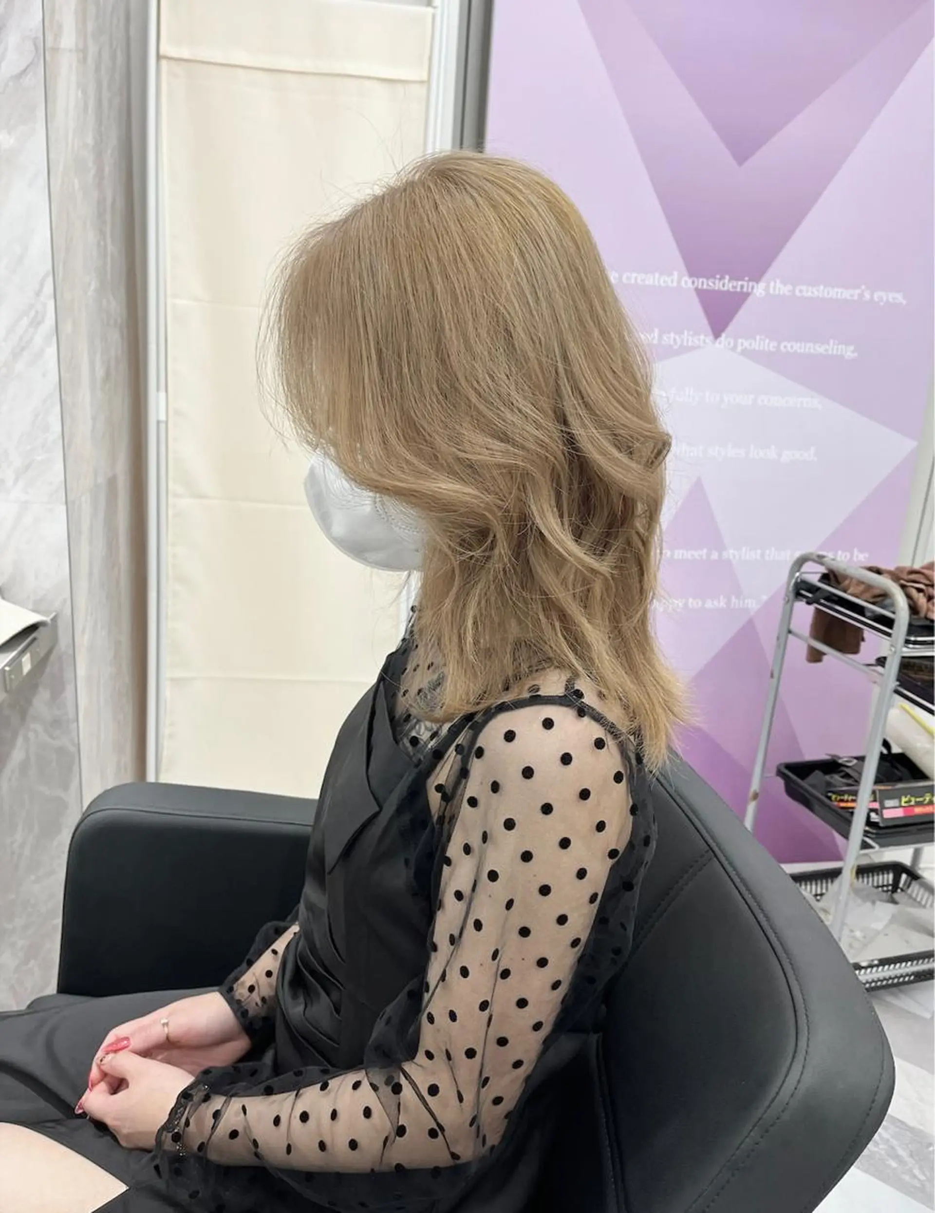 ミディアム karin💋海外 バタフライカットのヘアスタイル