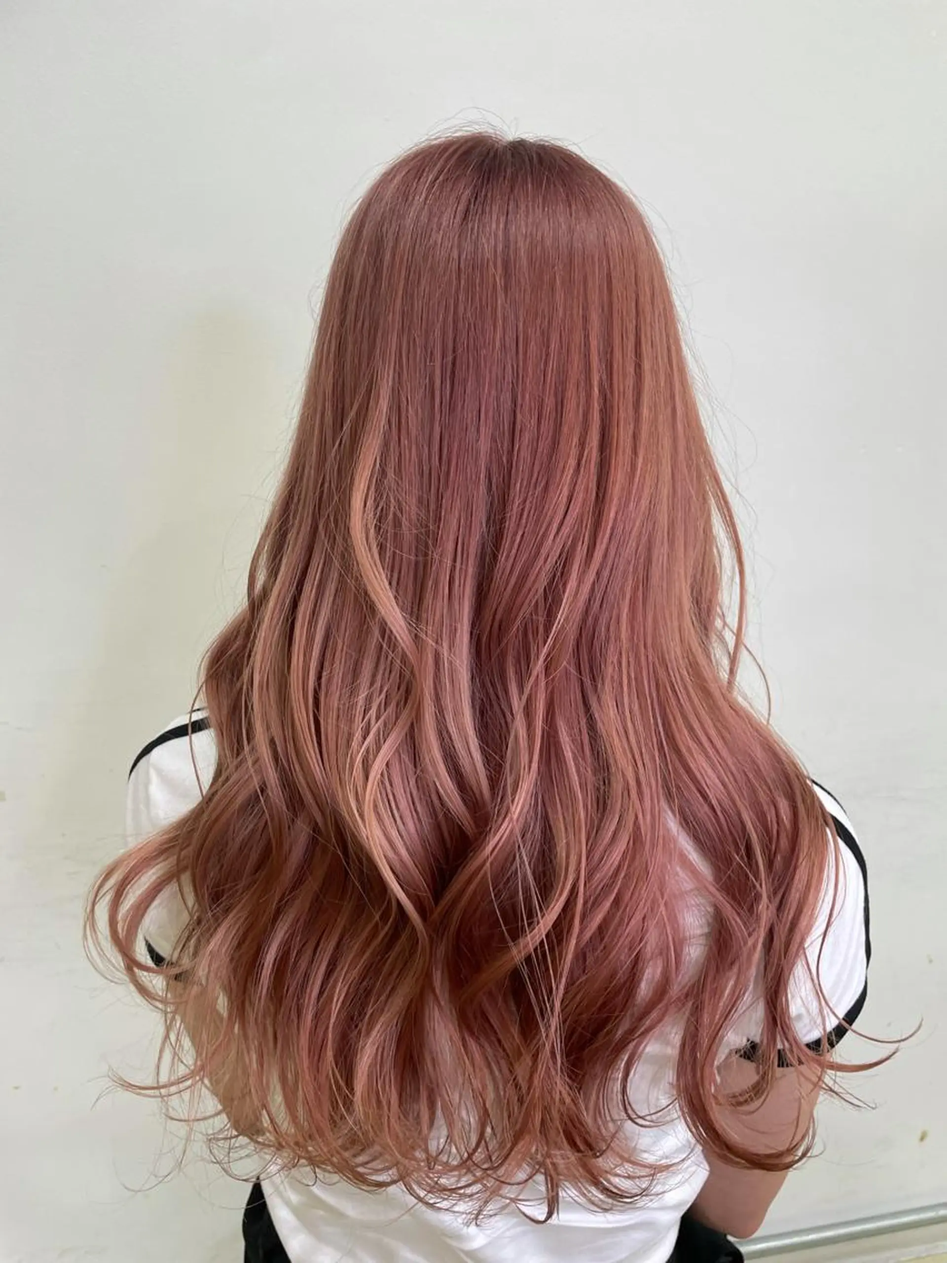 ロング 韓国ハイトーン🦋 hikariのヘアスタイル