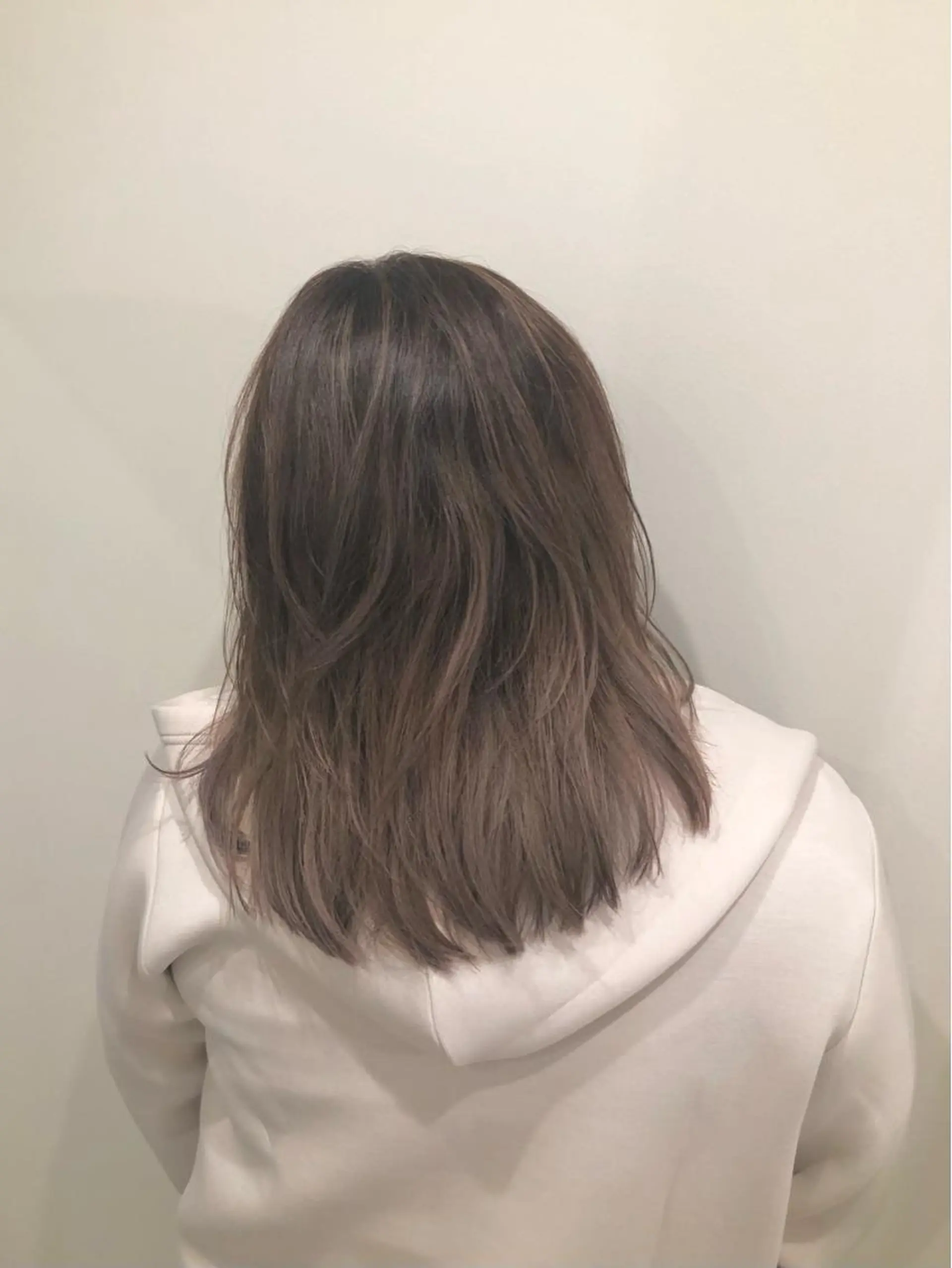 ミディアム カラー バレイヤージュ グラデーションカラー ハイライトカラー ハイライト レイヤーカット ニュアンスカラー🫧 加納のヘアスタイル