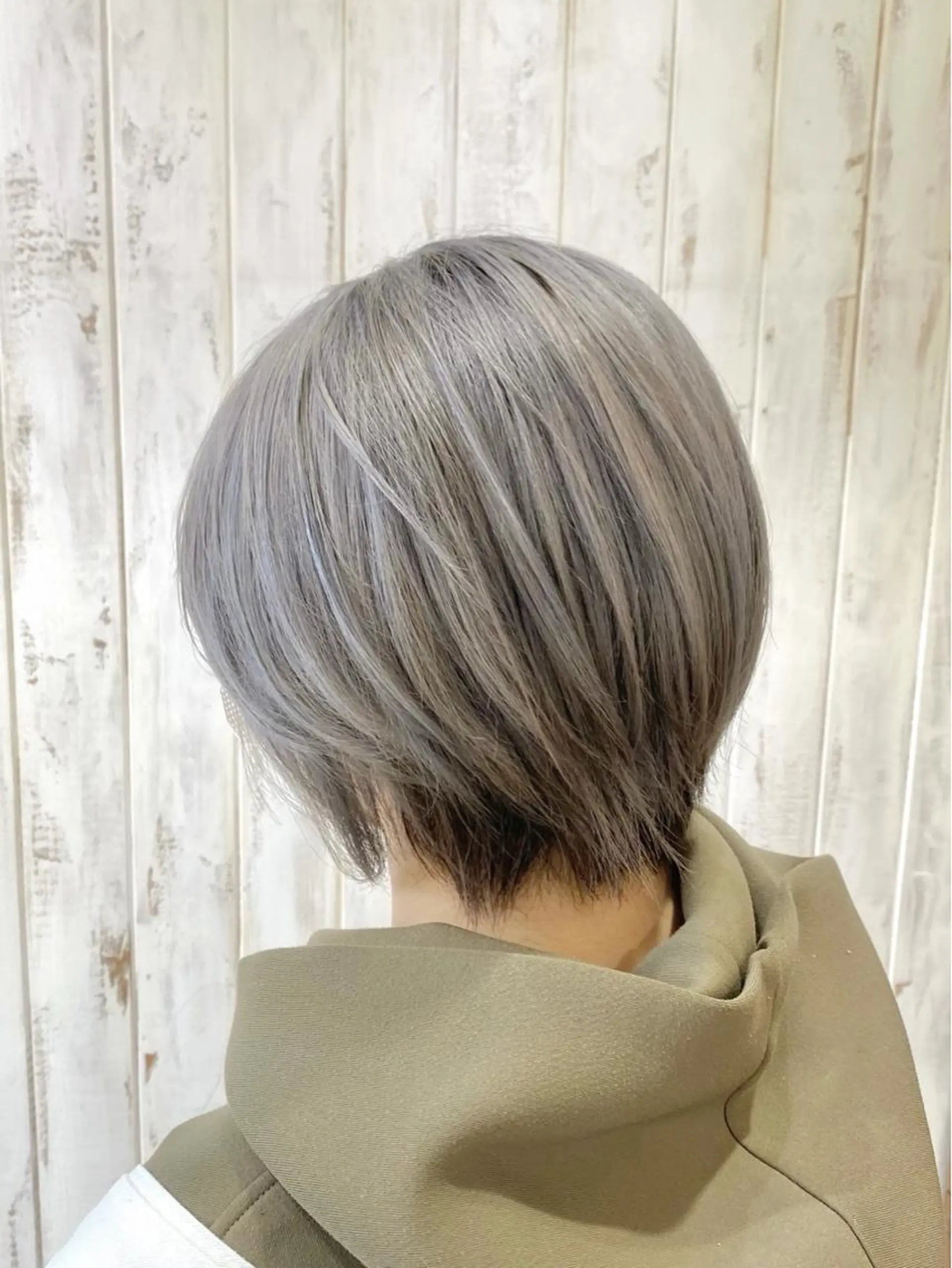 ショート カラー ブリーチ カット やじま ひろこのヘアスタイル