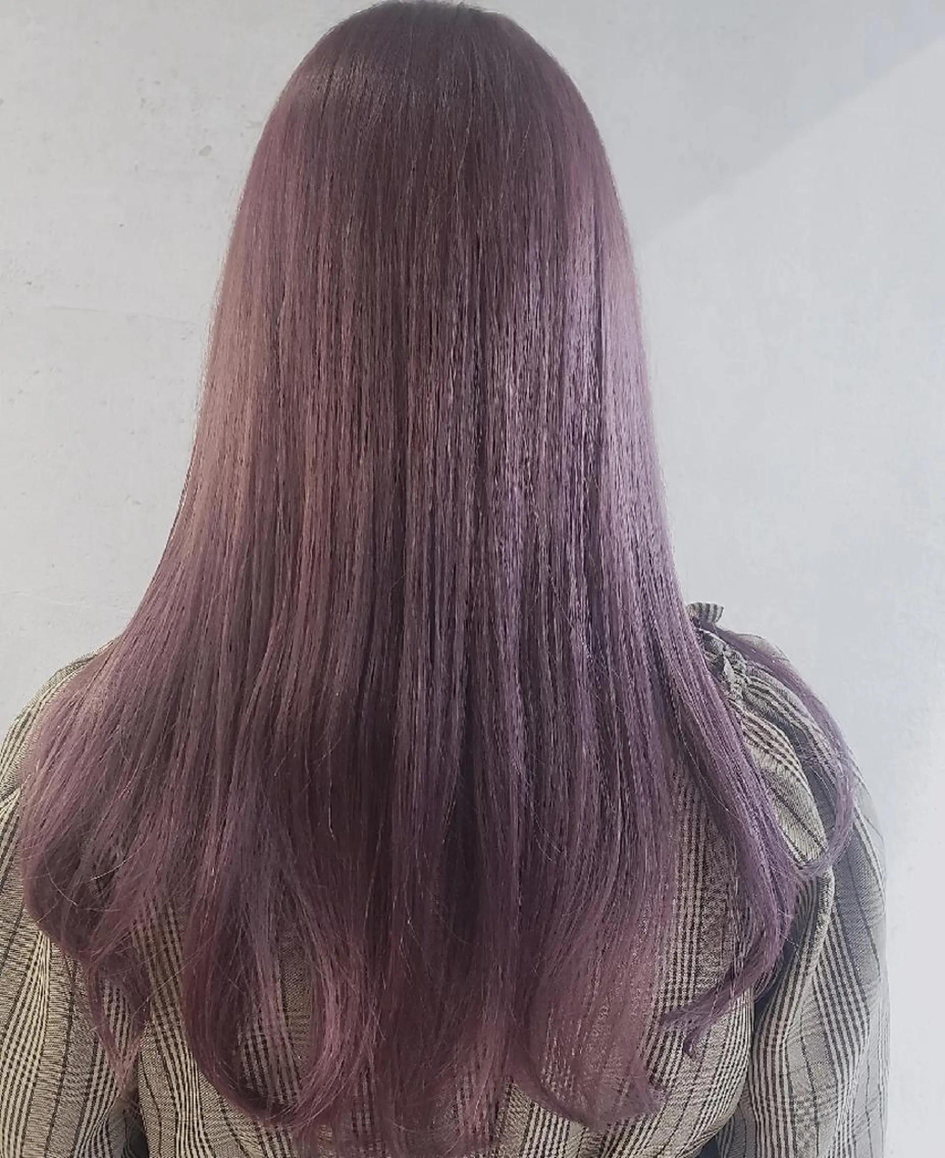 セミロング カラー GOToday所属・艶髪／オリーブ系／ 肌が綺麗に見えるお色のヘアスタイル