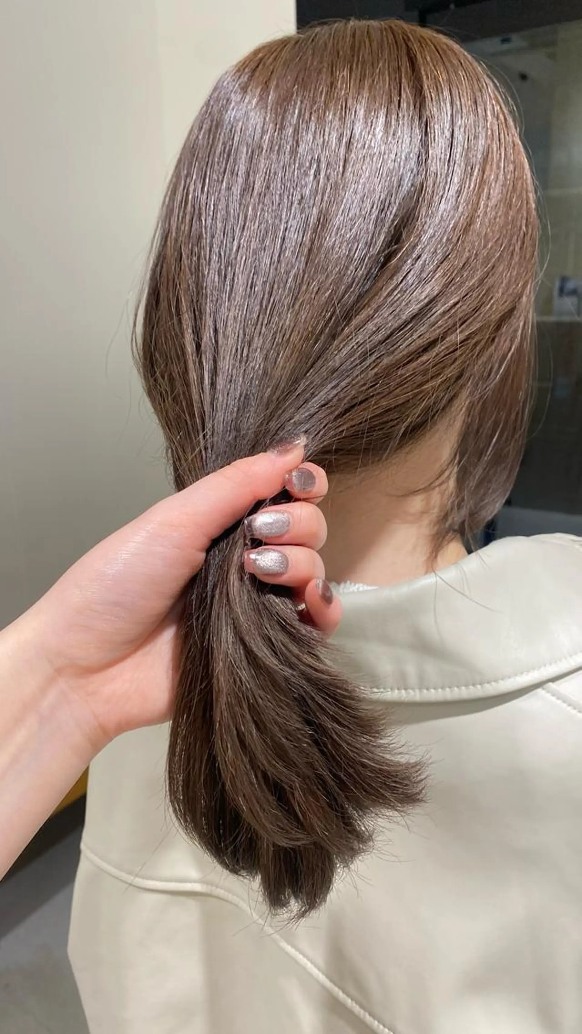 セミロング カラー hair shioのヘアスタイル