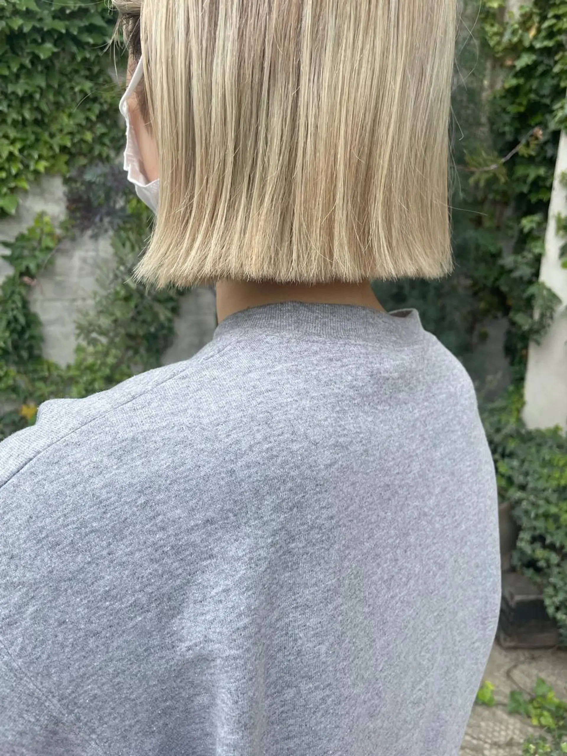 ショート カラー ハイトーンカラー ボブ 泊 紗羅のヘアスタイル