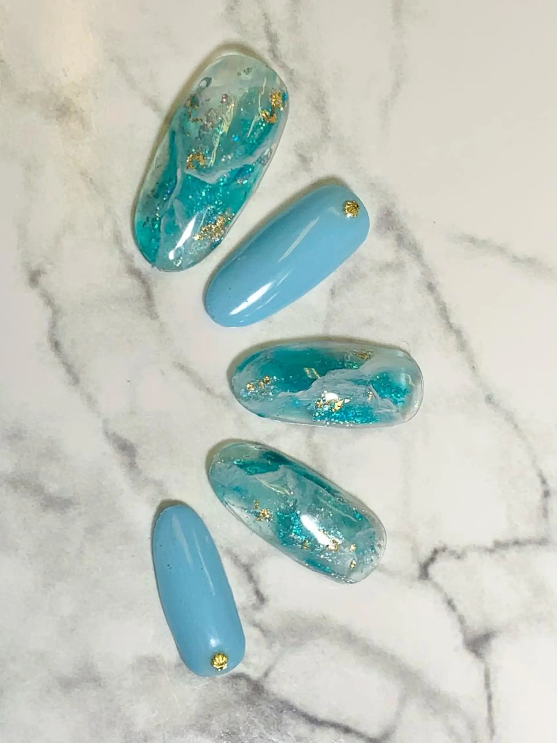 ミディアム H NANAのネイルデザイン