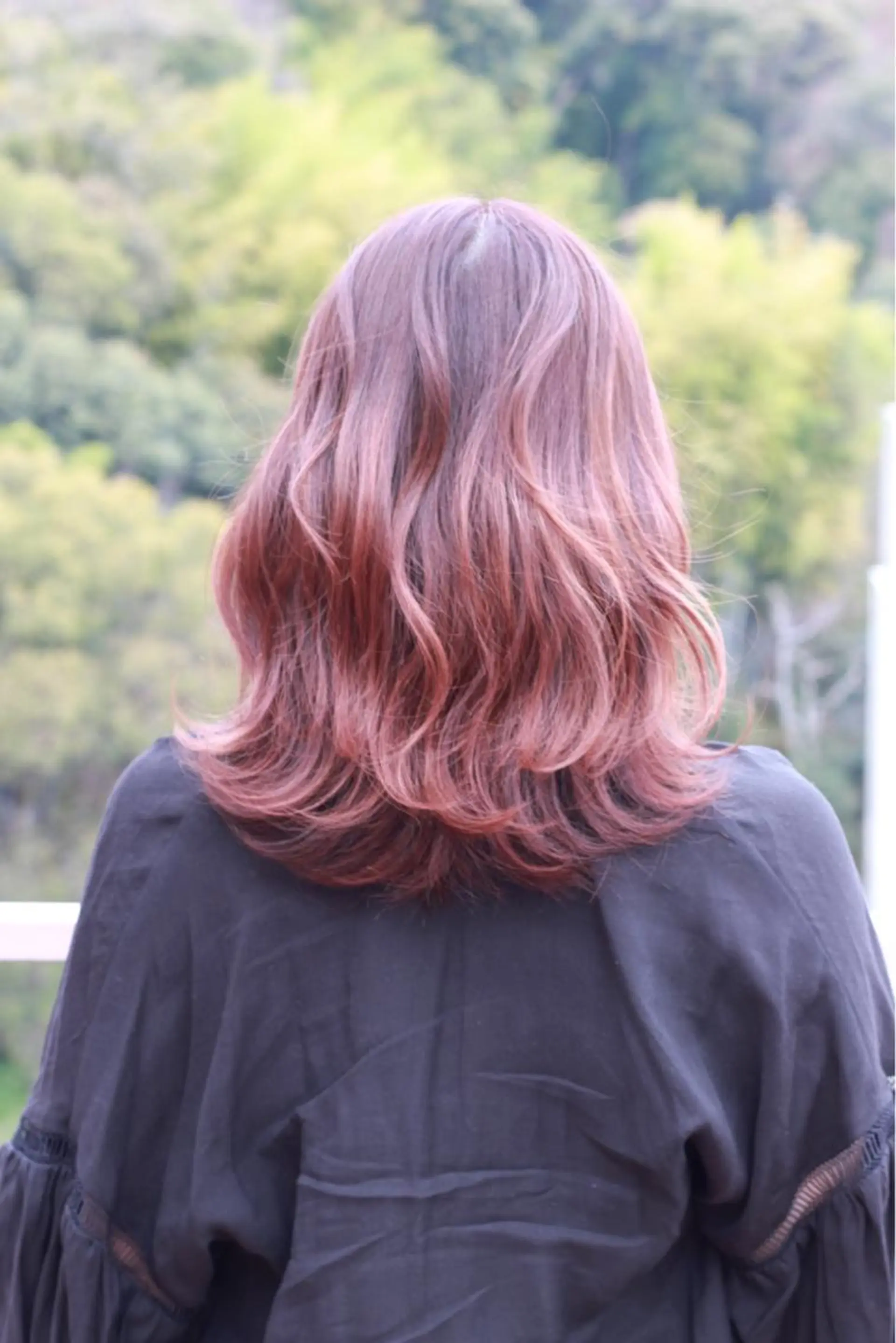 セミロング カラー ピンクカラー ピンクパープル パープルカラー カット ヘアカラー Viage （ビアージュ）のヘアスタイル