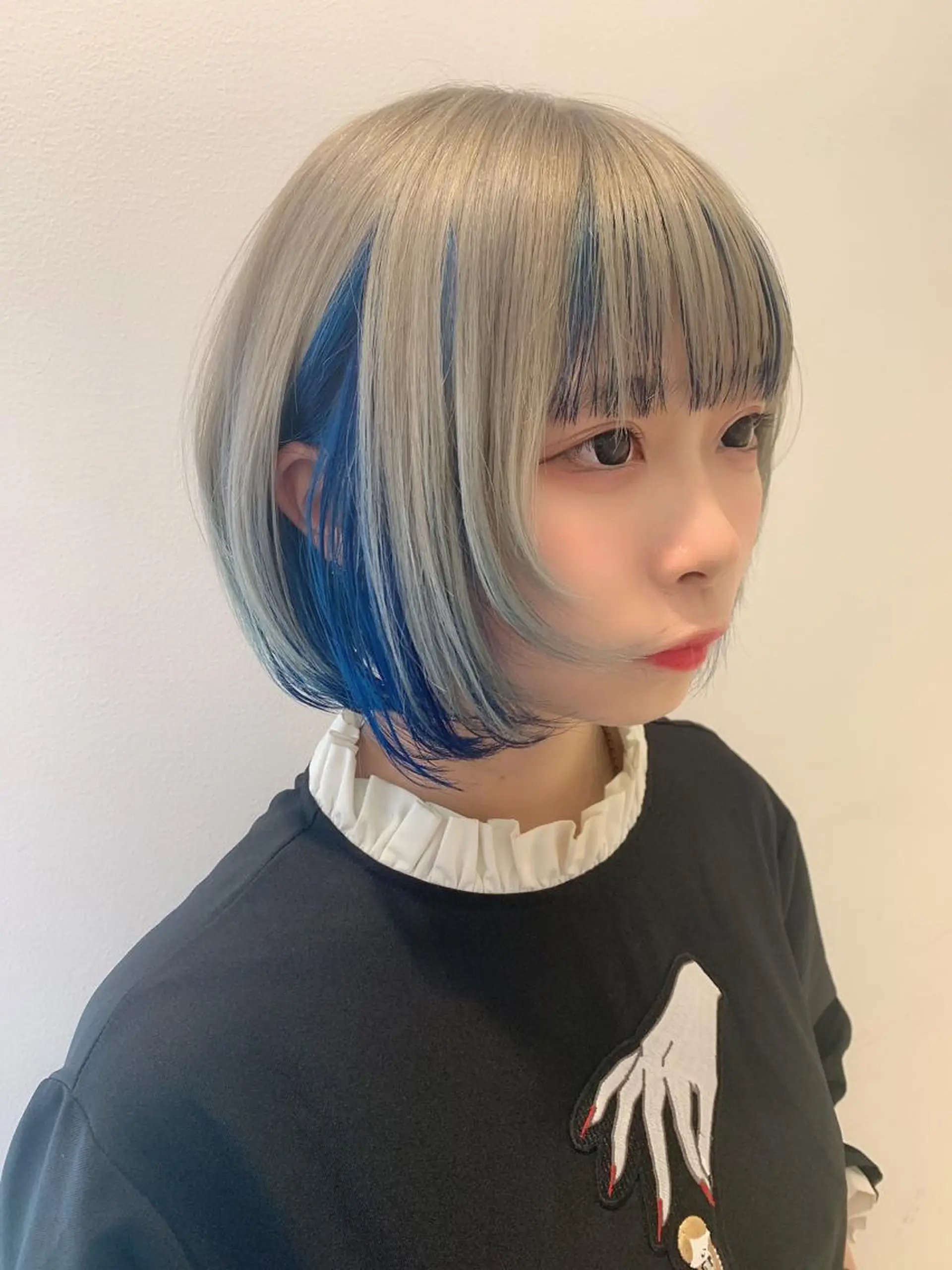 ショート カラー ハイトーン/ウルフ /小澤凌祐🦕のヘアスタイル