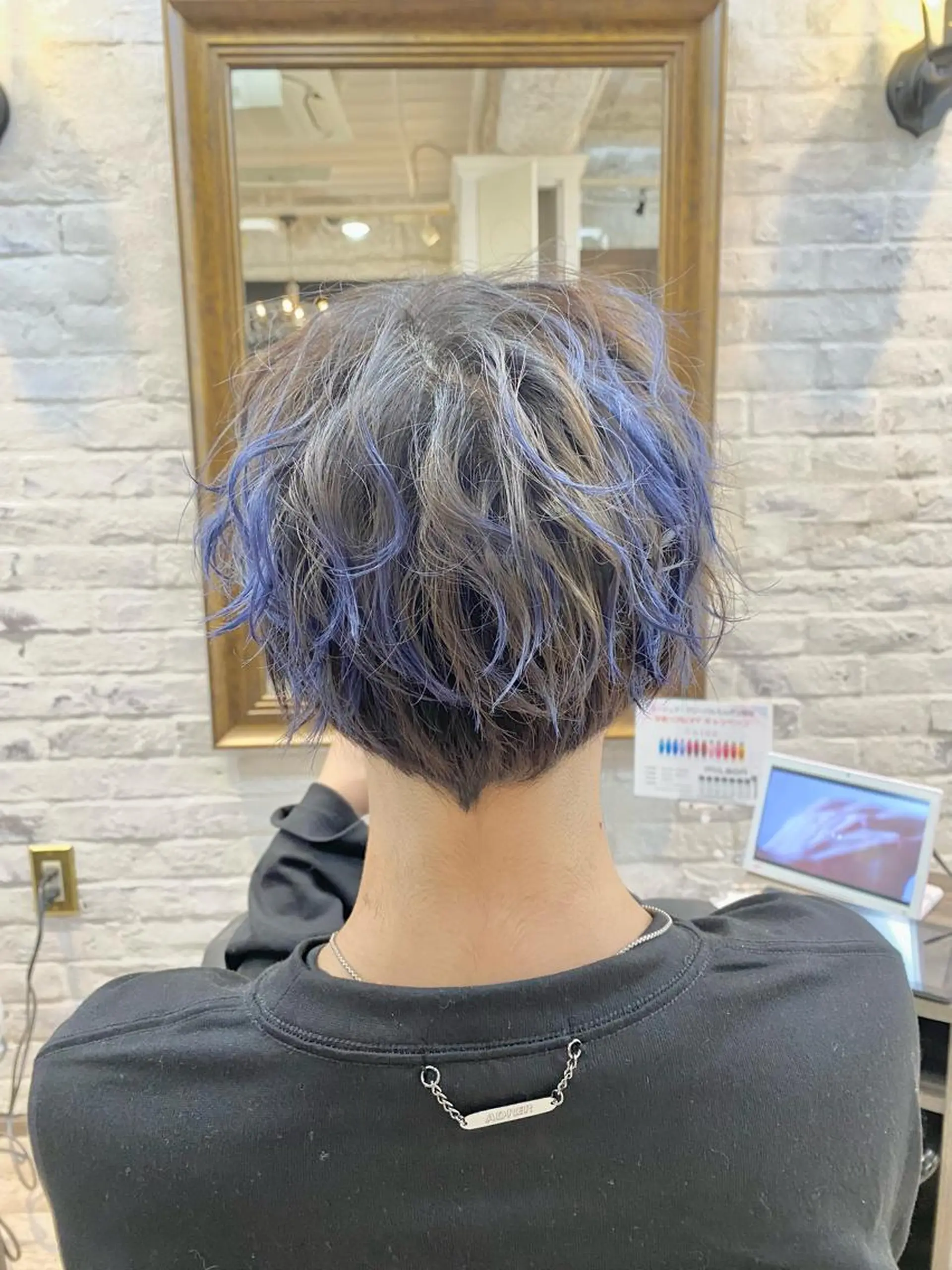 ショート カラー 林 美佑のヘアスタイル