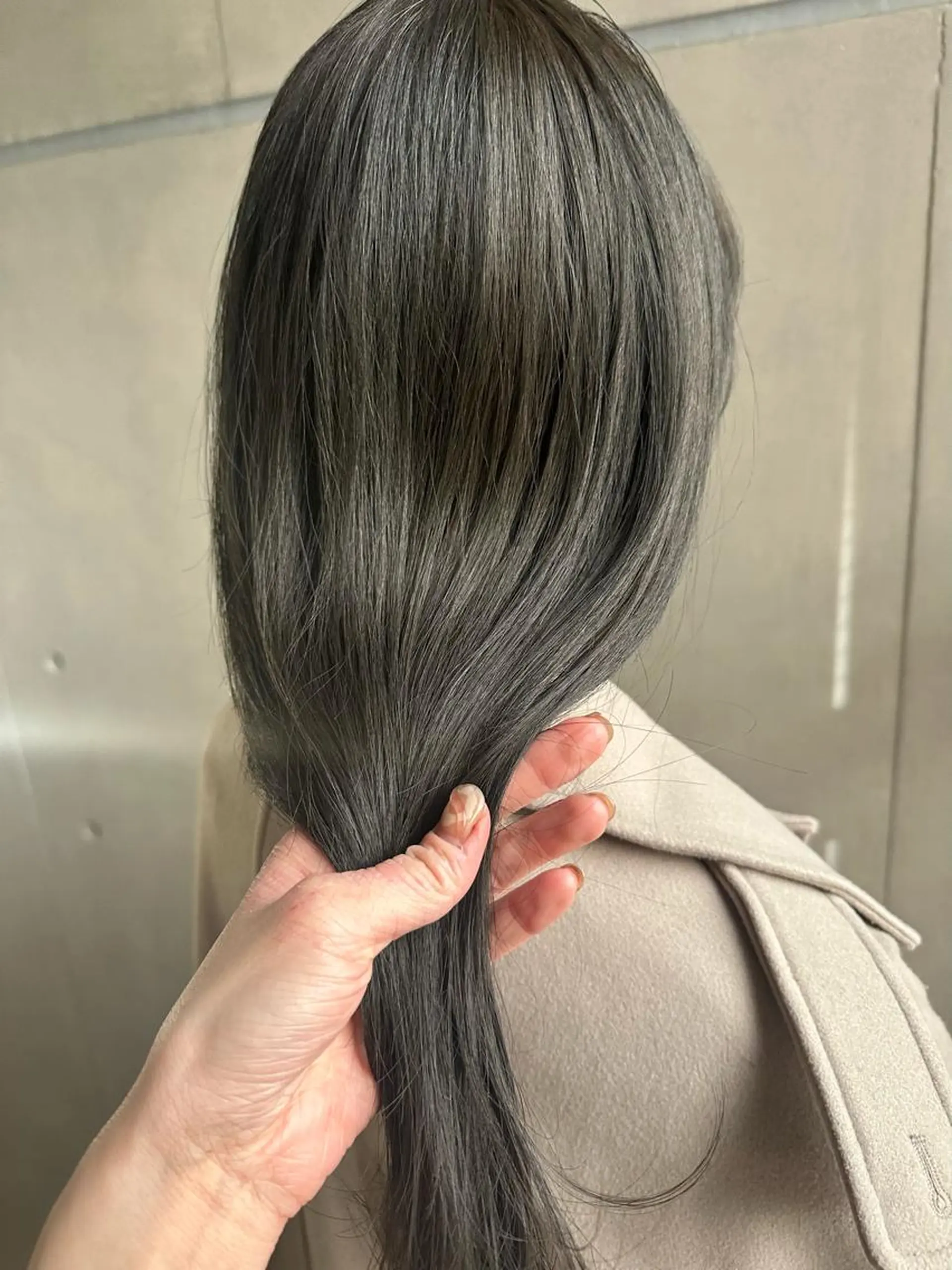 ロング カラー グレージュ ヘアカラー 透明感カラー 🩰asumiのヘアスタイル