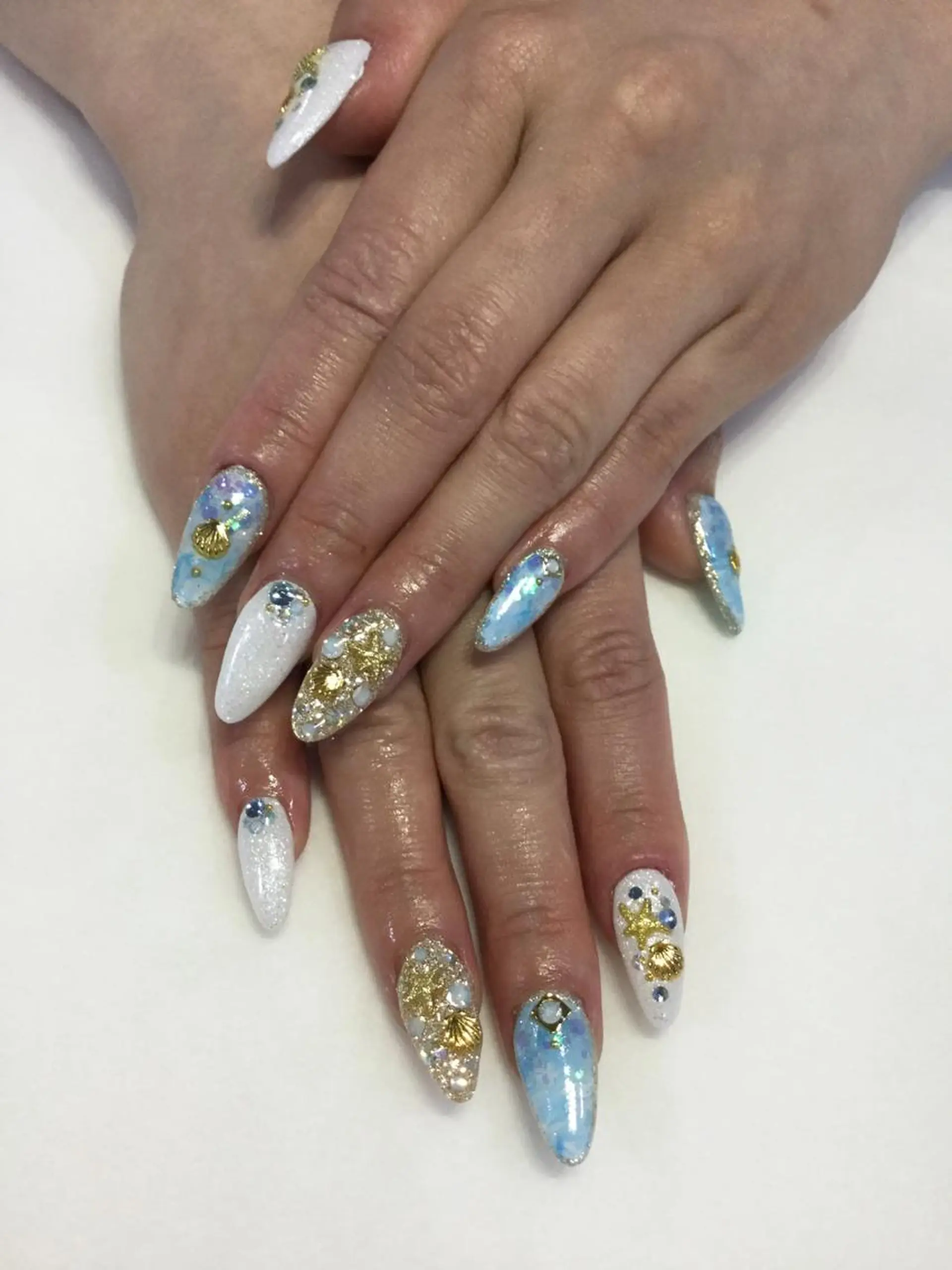 ネイル ハンドネイル 💎🐰 saki. m 🐰💎のネイルデザイン