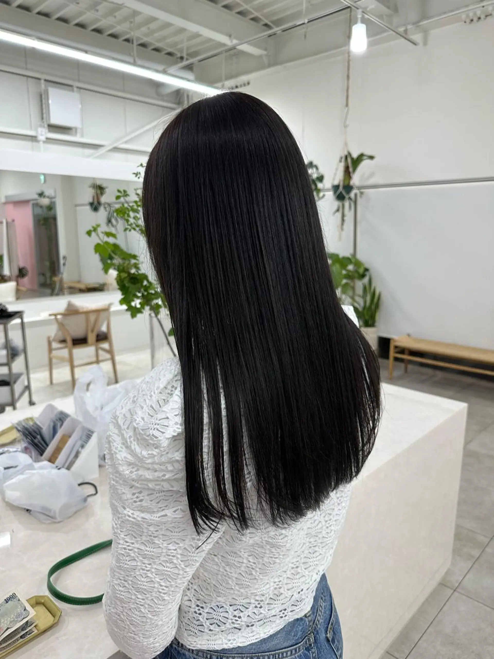 ロング カラー 透明感カラー グレージュ 林 莉央のヘアスタイル