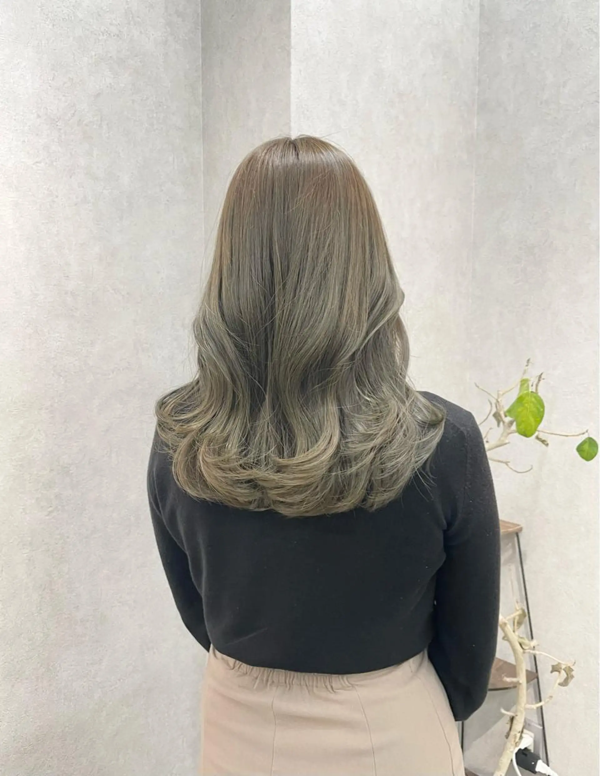 ミディアム カラー ベージュカラー オリーブベージュ いなみね はるきのヘアスタイル