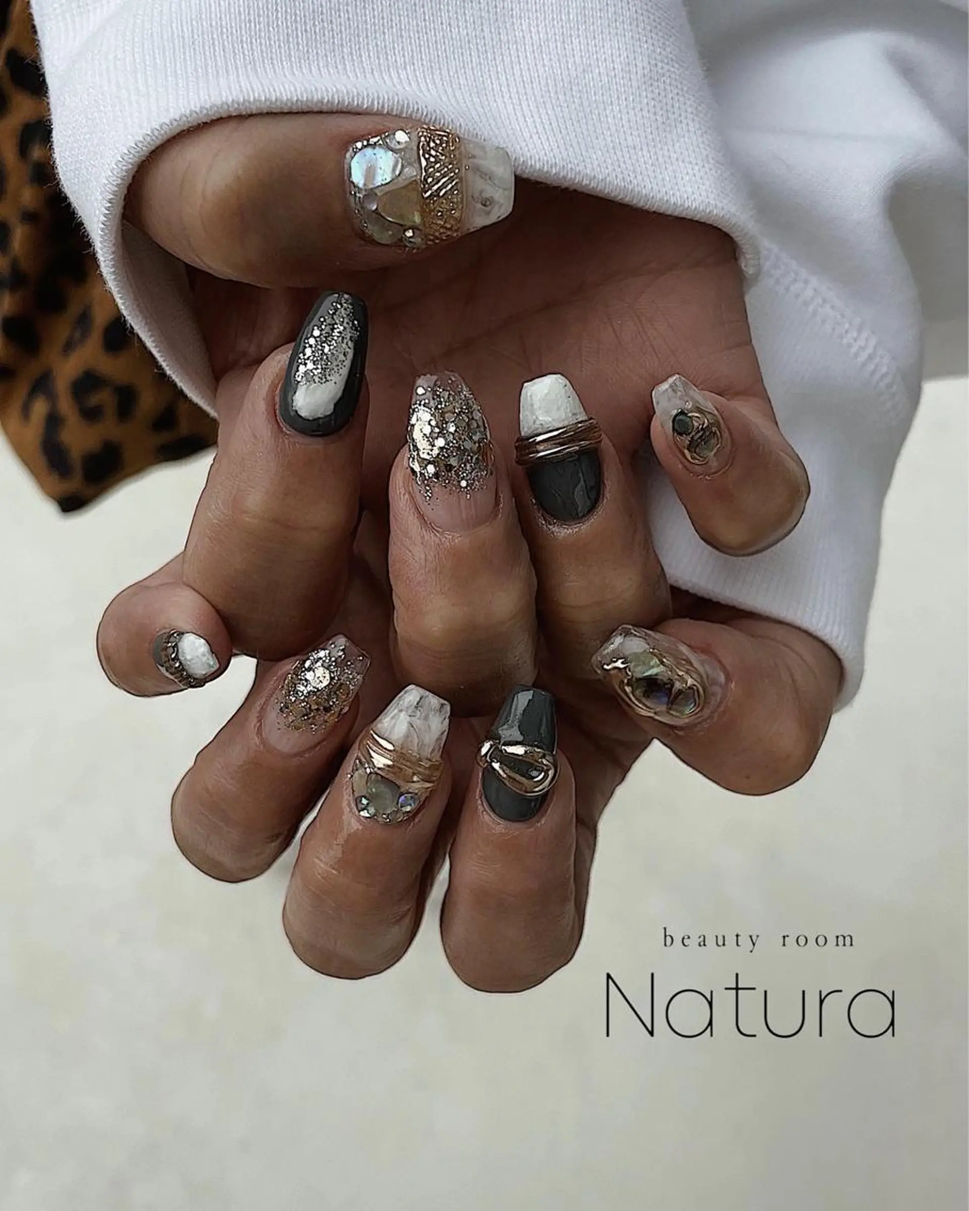 ネイル マツエク・マツパ アイブロウ ハンドネイル beautyroom Naturaのネイルデザイン