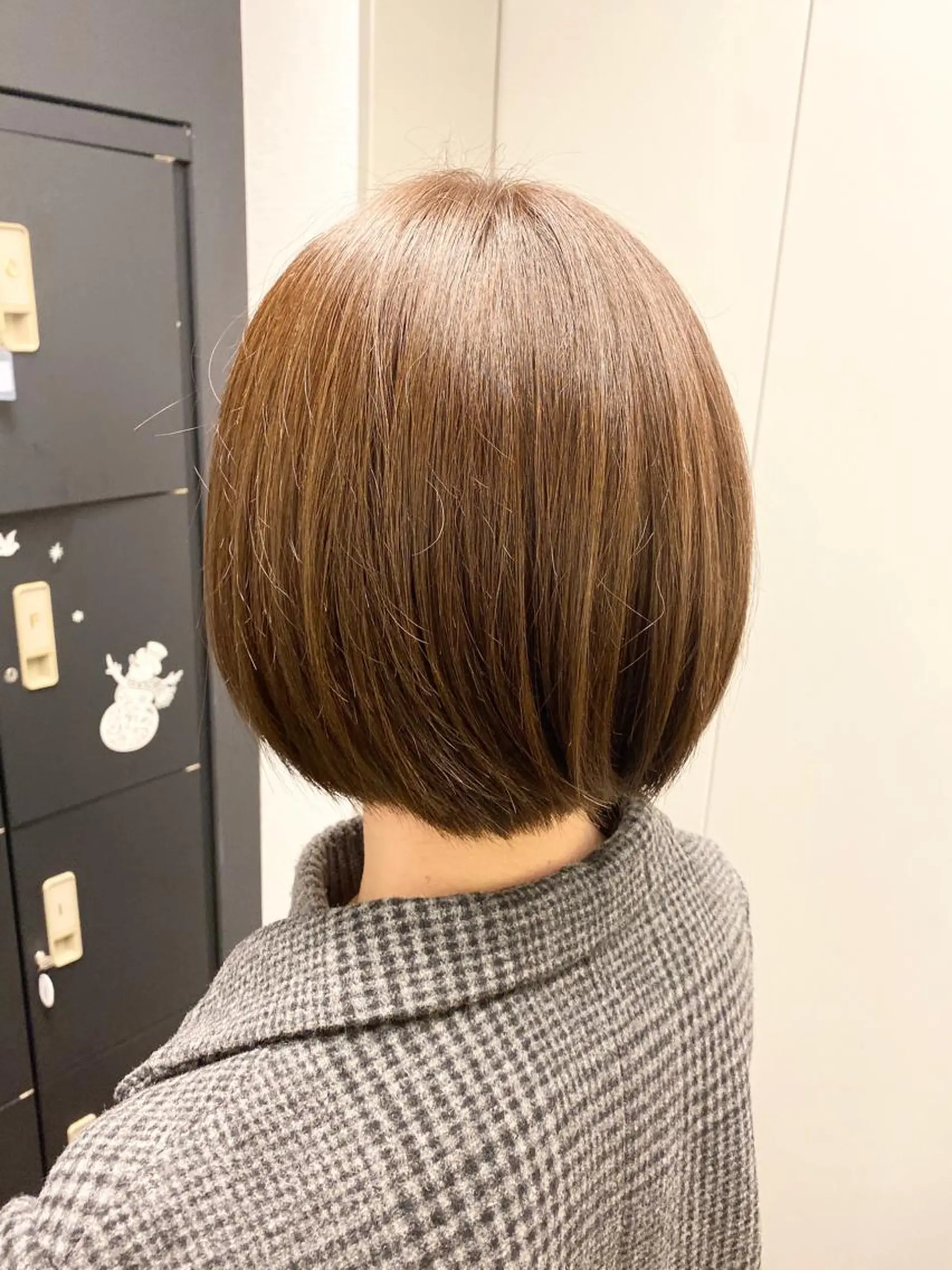 ミディアム ボブ 美髪/髪質改善 レイヤー/透けカラーのヘアスタイル