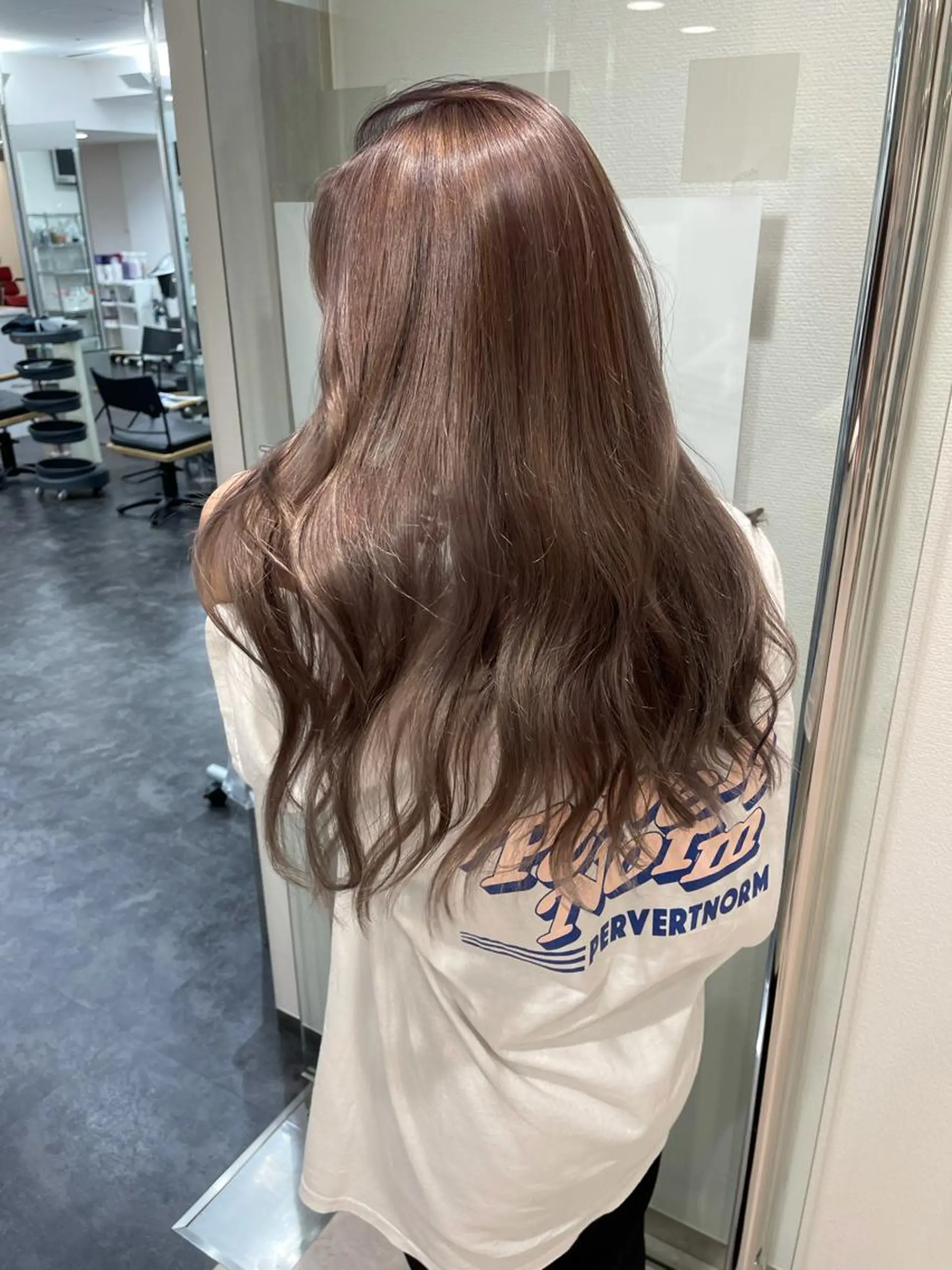 カラー ベージュカラー ラベンダーカラー 盛れる顔まわり✨🎀 モテカラー別所好葉のヘアスタイル