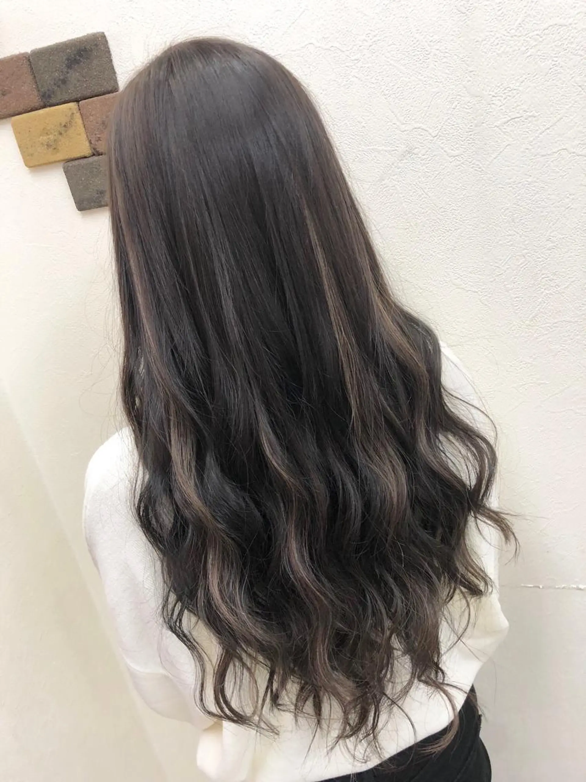 ロング カラー シールエクステ ハイライトカラー エクステ ハイライト ヘアカラー トリートメント エクステ MAKO ❤️‍🔥NEXTのヘアスタイル