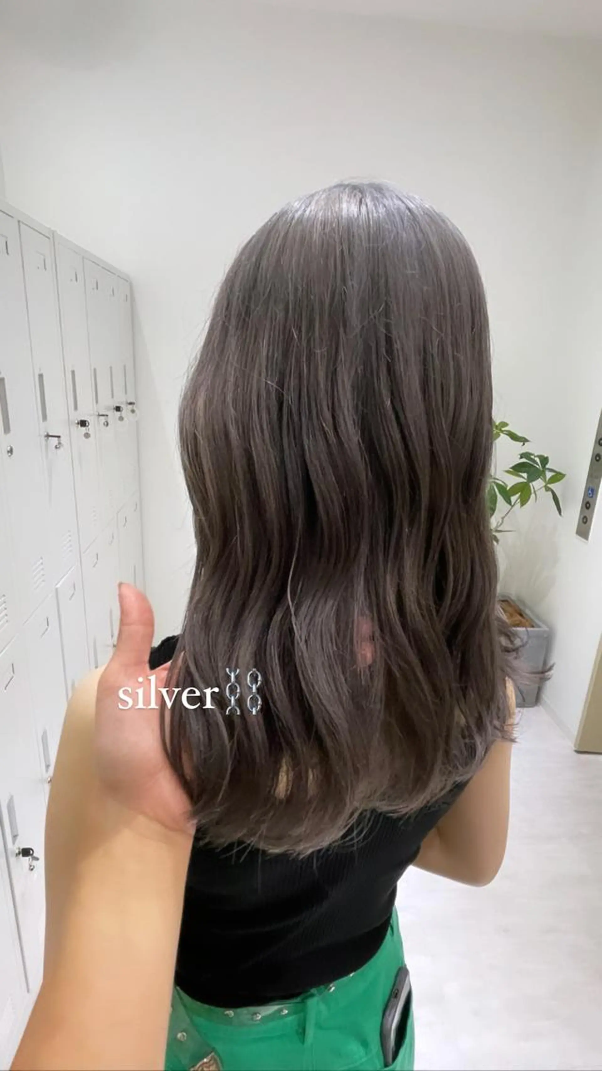 ロング カラー ヘアアレンジ ブリーチ シルバー ヘアカラー トリートメント REONA🪽✨ 日常に馴染む髪🫧のヘアスタイル