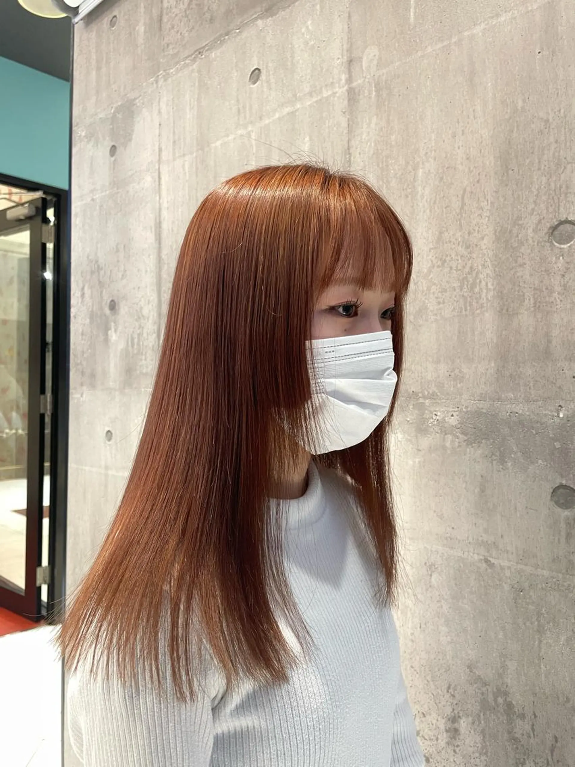 セミロング ハイトーンカラー✨️ Amiのヘアスタイル