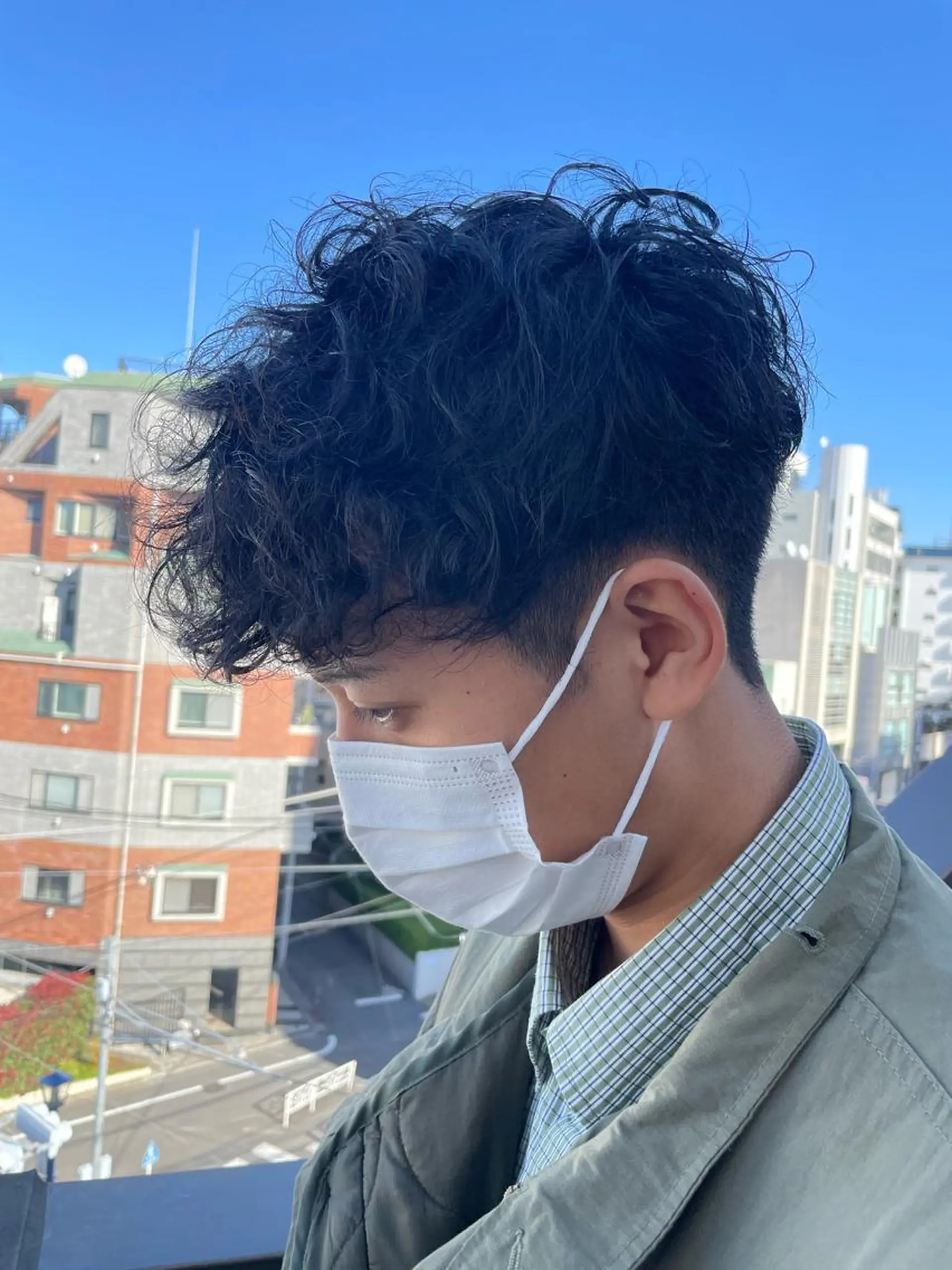 ショート カラー パーマ メンズ アイブロウ メンズパーマ 眉カラー くせ毛 ストレートパーマ カット ヘアカラー トリートメント メンズNO.1口コミ 高評価🟡三澤拓海✅のヘアスタイル