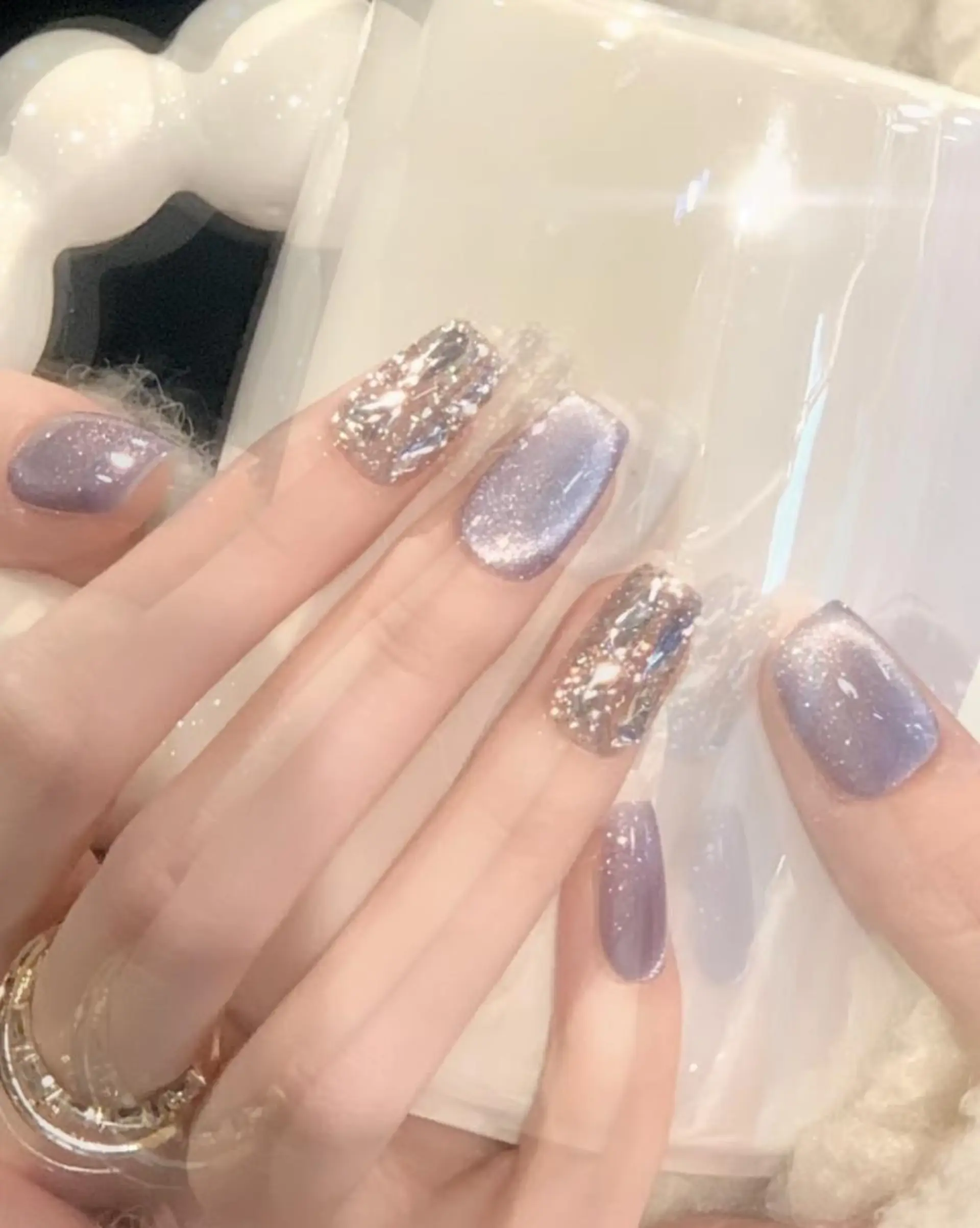 ネイル ホログラムネイル マグネットネイル Magique パリ 専門店🎀のネイルデザイン