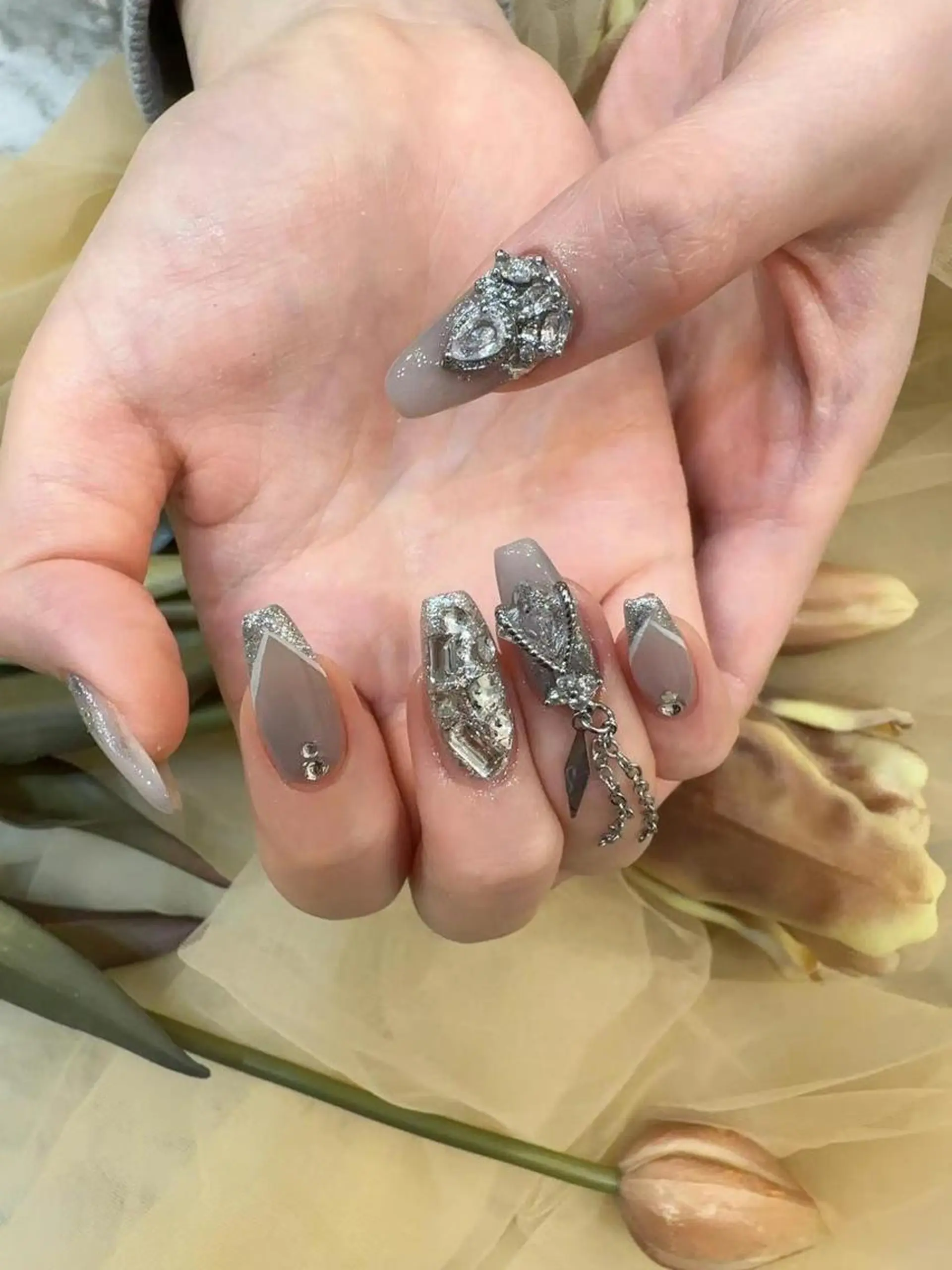 ネイル フレンチネイル ゴールド ラメ(グリッター) Babarla Nailのネイルデザイン