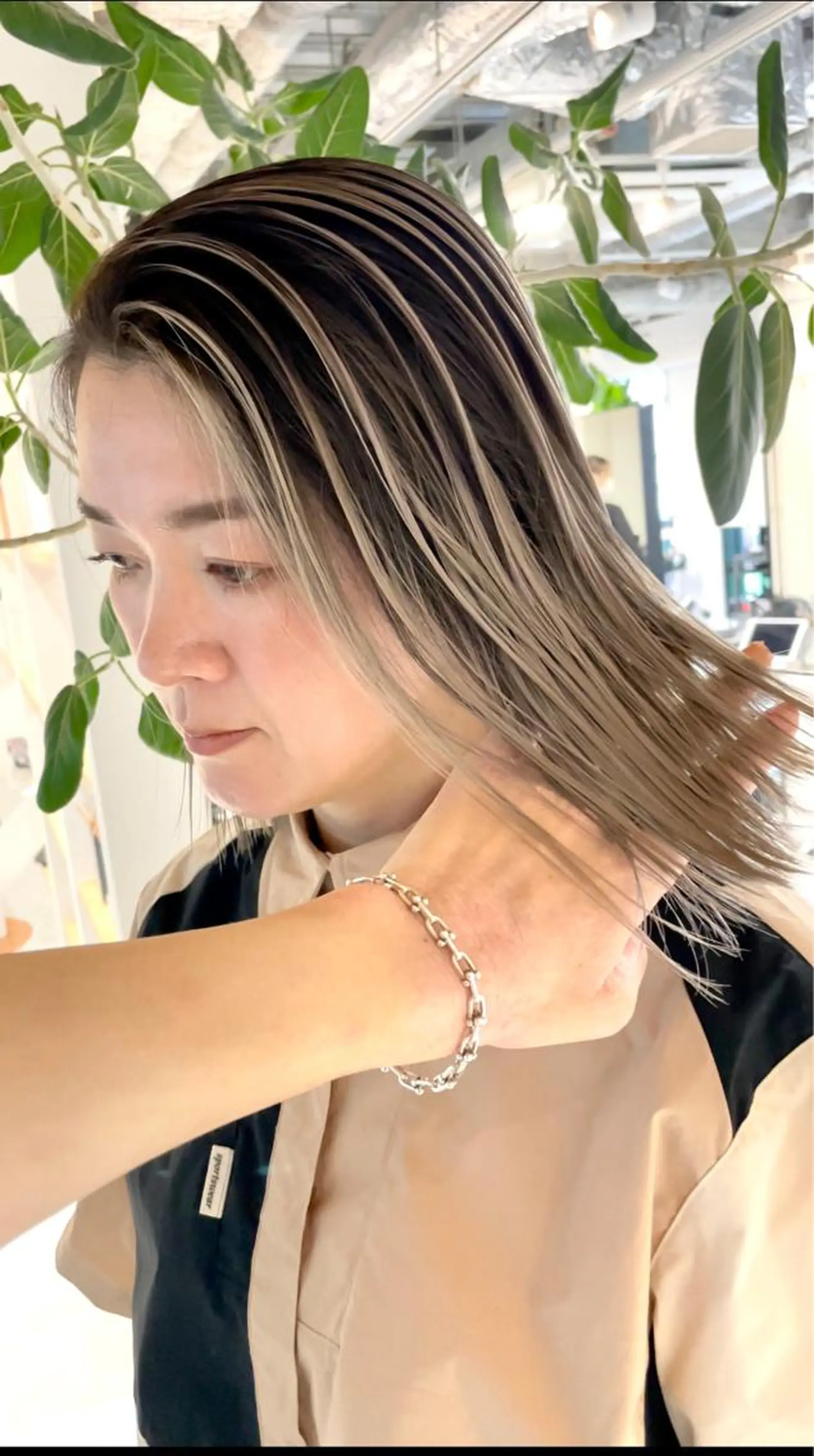 ミディアム レイヤーカット 神戸でブリーチなら puty/レイヤーのヘアスタイル