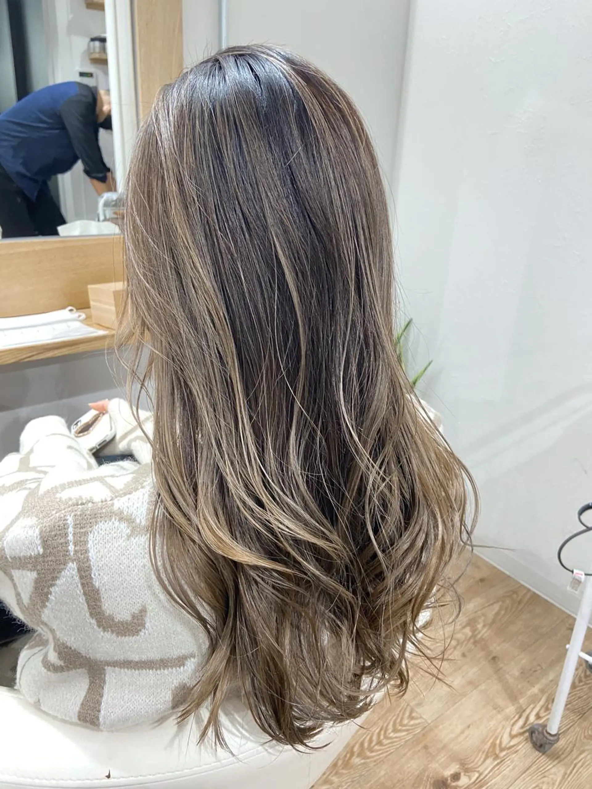 ロング カラー 切りっぱなしボブ ショートボブ バレイヤージュ ブリーチ デザインカラー カット ヘアカラー hair studio Zen所属・Kensho 京都駅 ケアブリーチのヘアスタイル