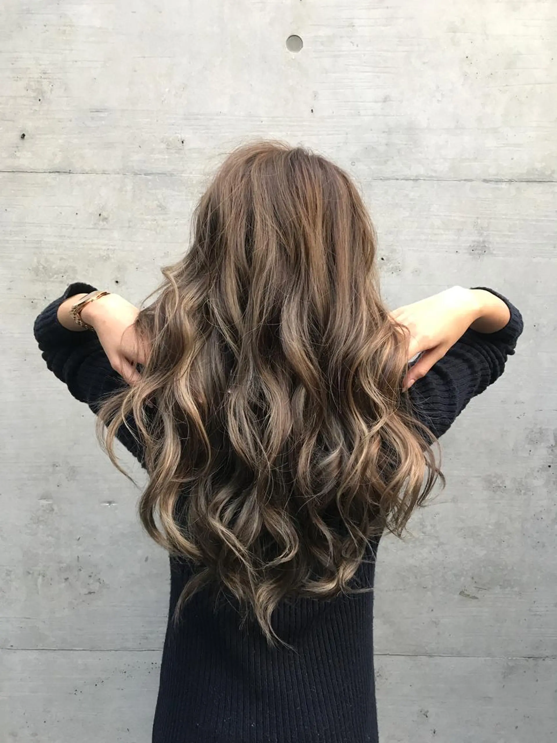 ロング カラー ベージュカラー ハイライトカラー モカベージュ エクステ ハイライト ヘアカラー cfr professional artist salon所属・佐野 智史のヘアスタイル