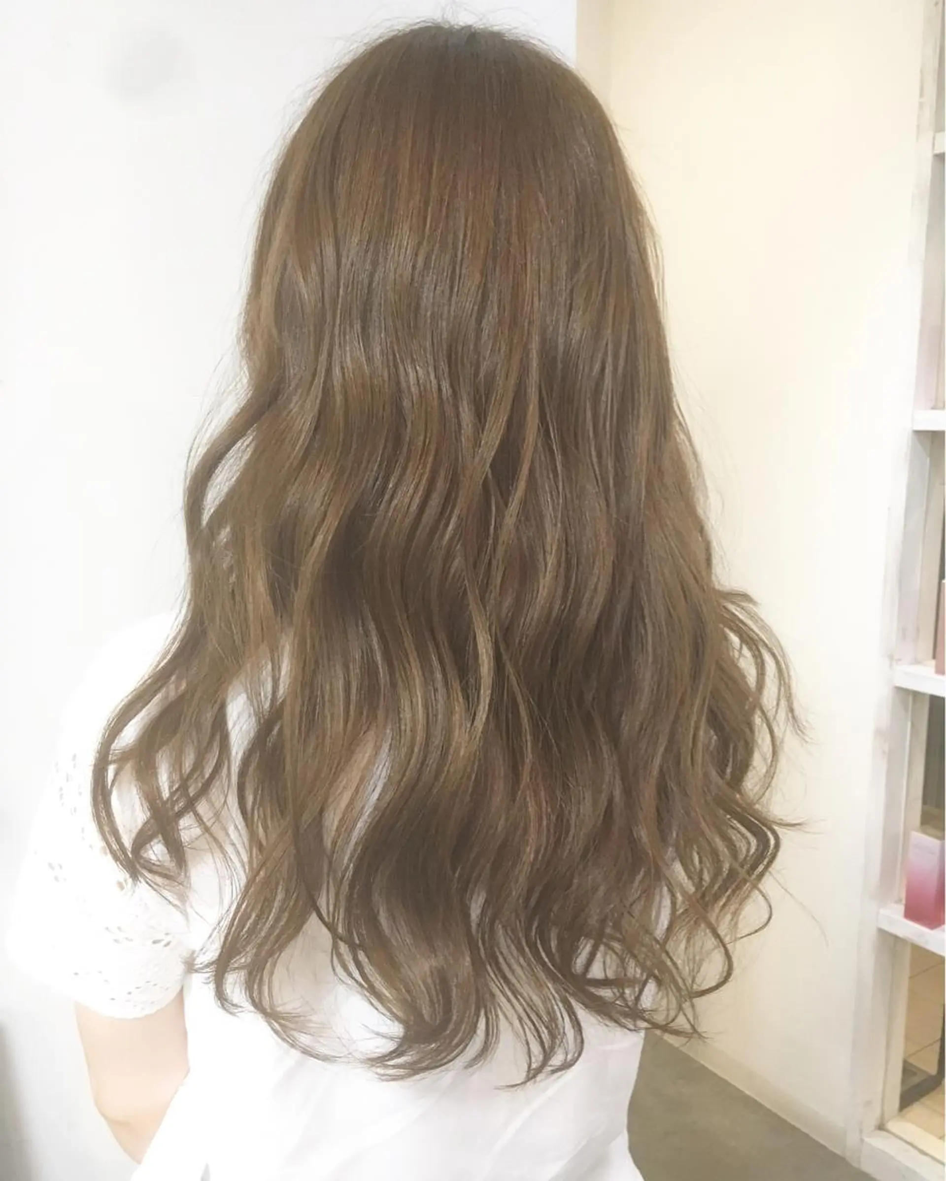 ロング カラー ブリーチ 透明感カラー イルミナカラー ブリーチなしカラー トリートメント 榎園 由美のヘアスタイル