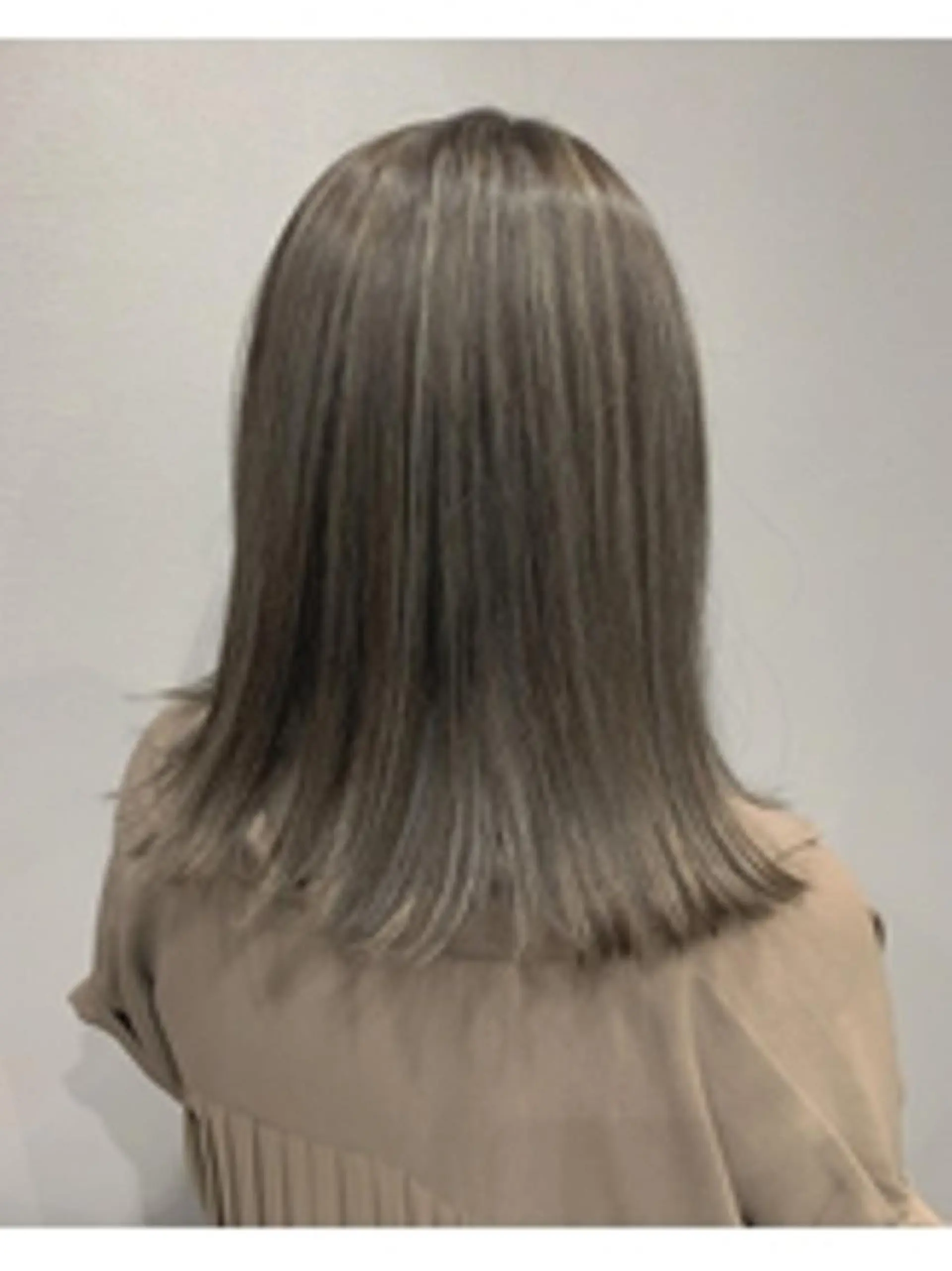 ミディアム 外国人風カラー ハイライト 髪質改善 韓国風ヘア レイヤーカット ハリウッドブロウ LAID BACKの眉毛・アイブロウイメージ